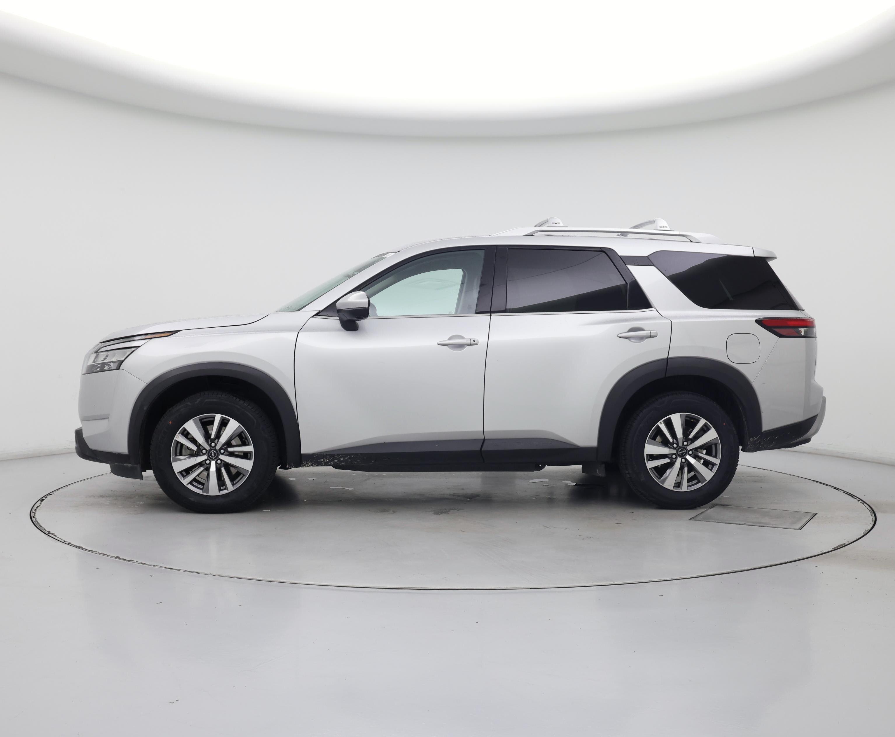 Thumbnail: 2023 Nissan Pathfinder - 3