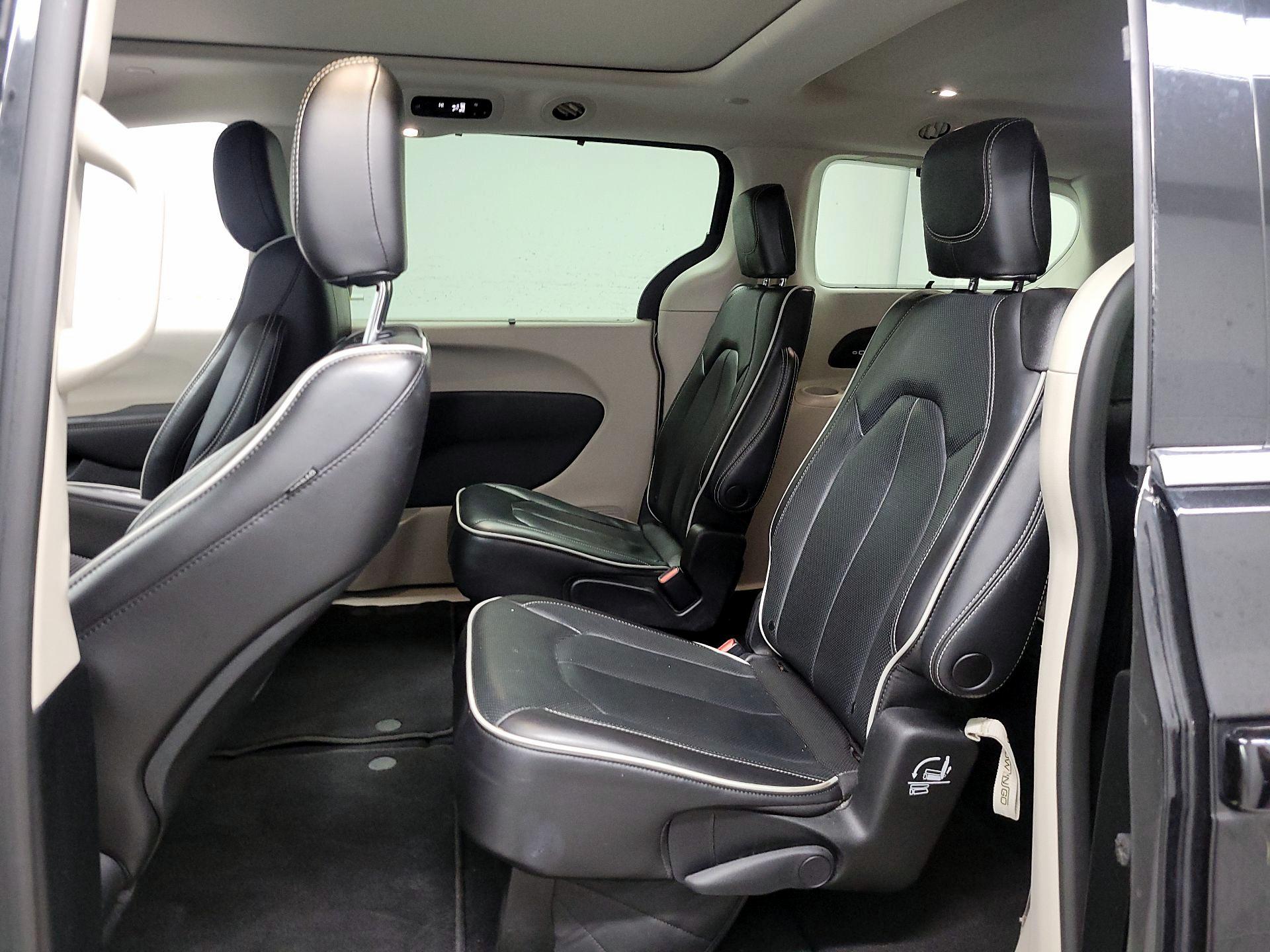 Thumbnail: 2023 Chrysler Pacifica - 15