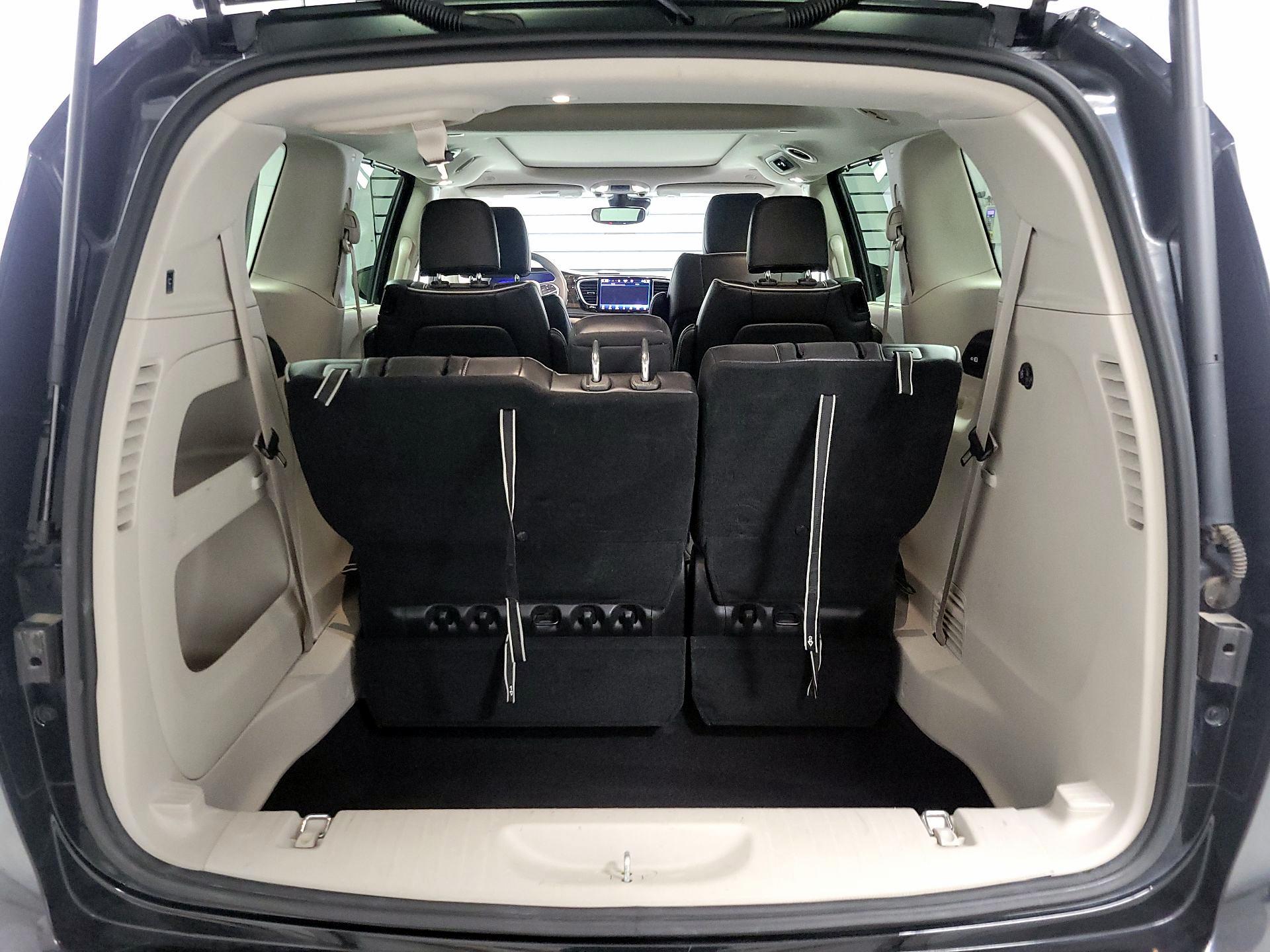 Thumbnail: 2023 Chrysler Pacifica - 16