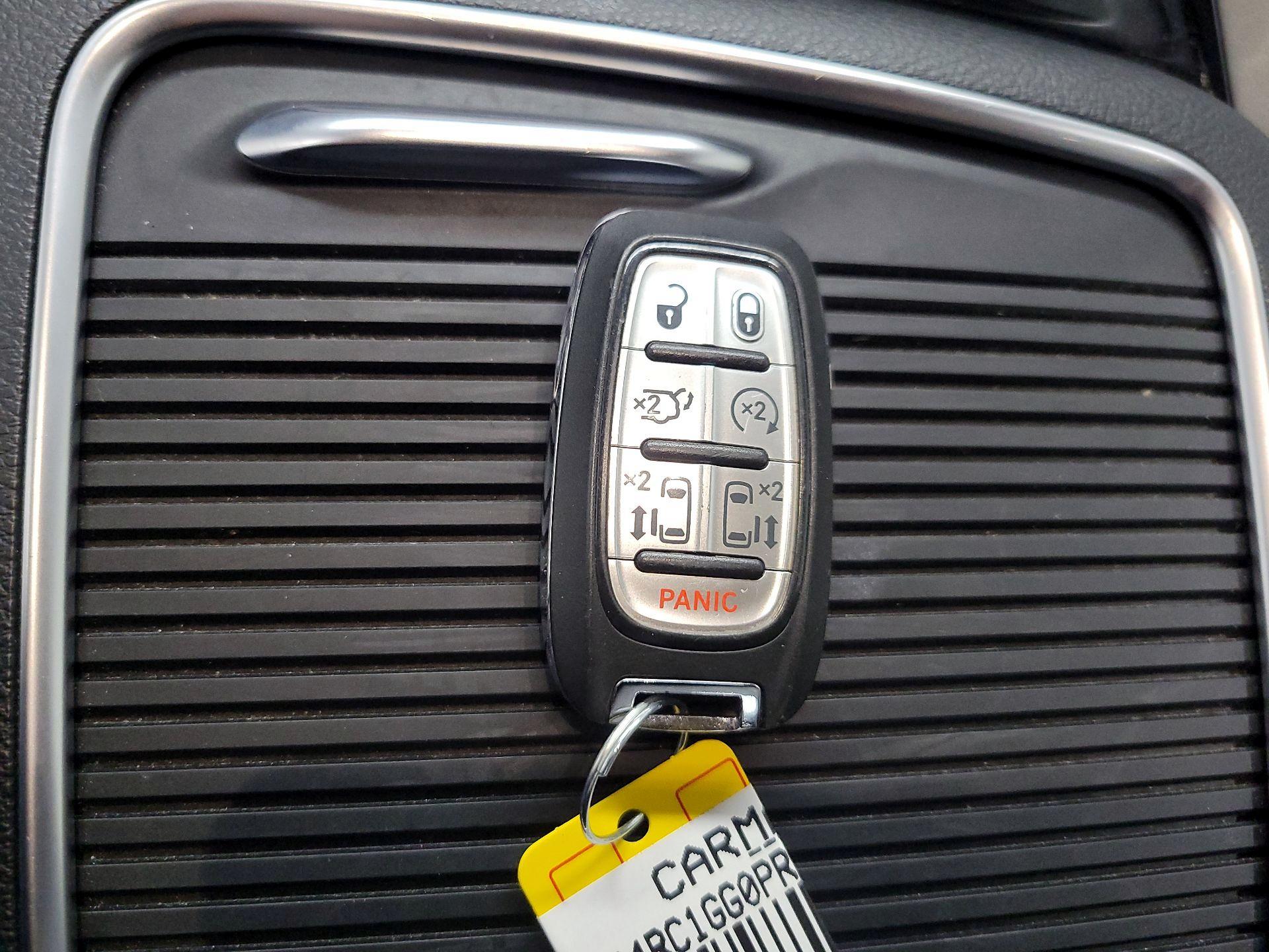 Thumbnail: 2023 Chrysler Pacifica - 18