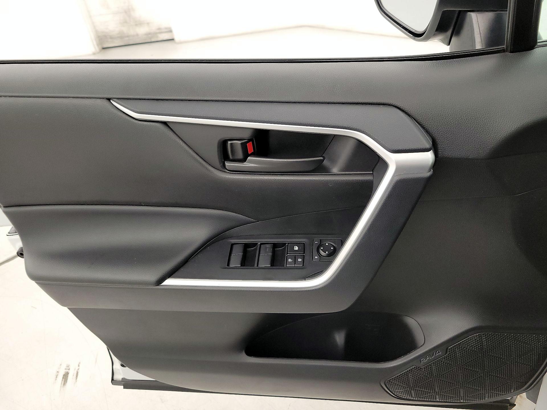 Thumbnail: 2024 Toyota RAV4 - 12