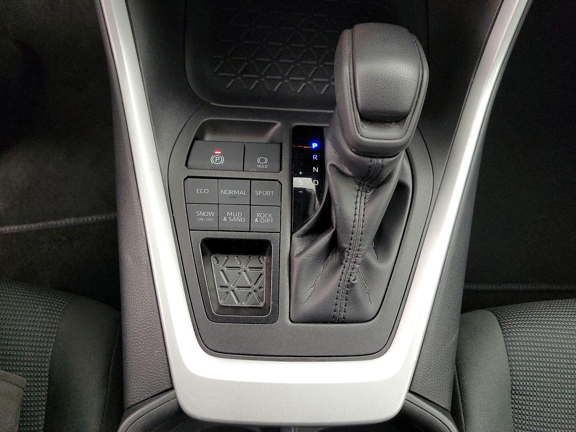 Thumbnail: 2024 Toyota RAV4 - 17