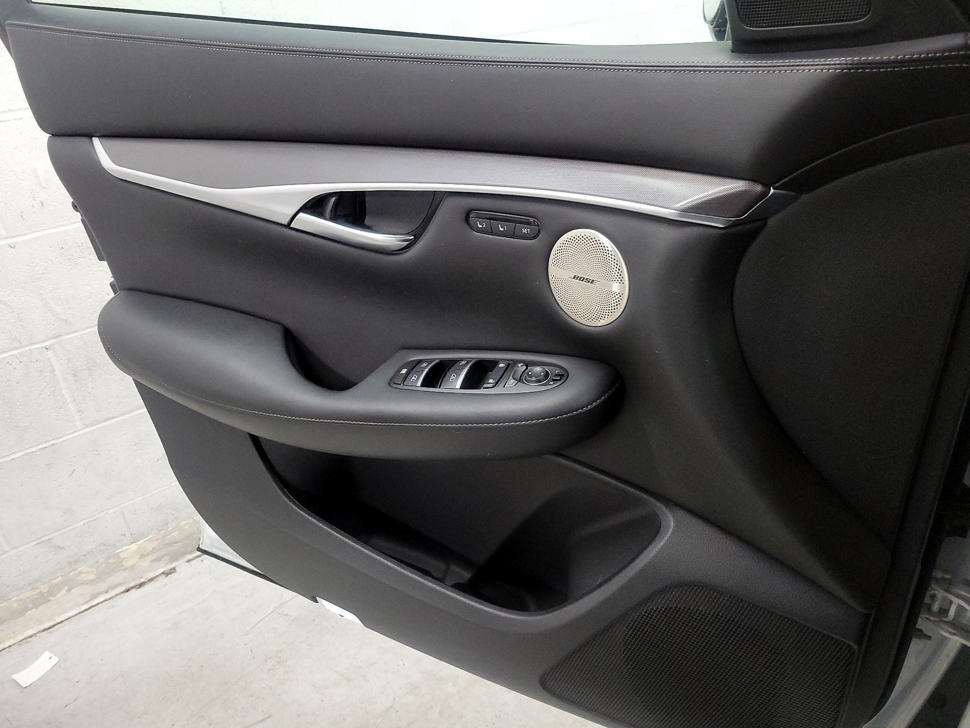 Thumbnail: 2023 INFINITI QX50 - 12