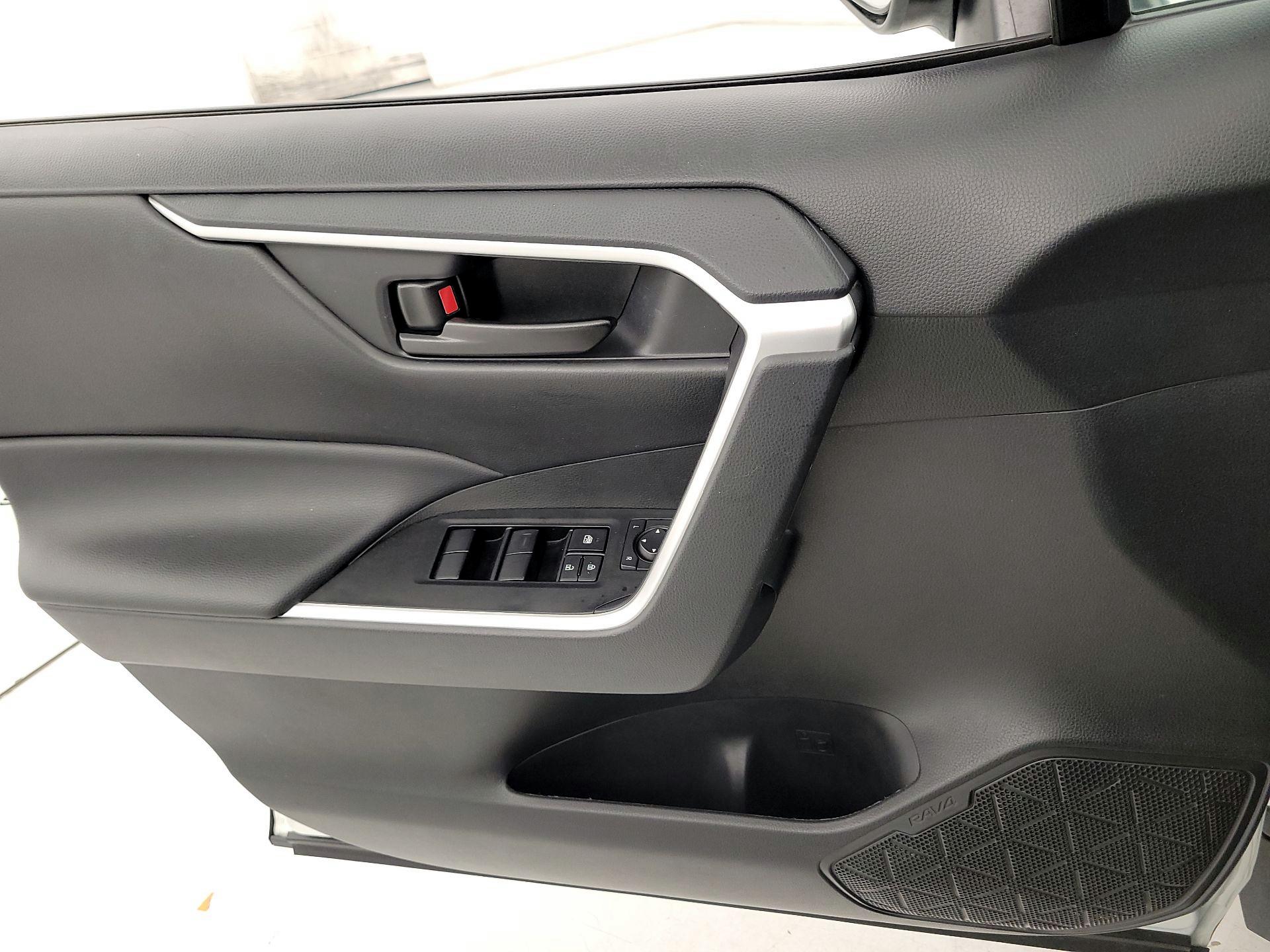 Thumbnail: 2024 Toyota RAV4 - 12