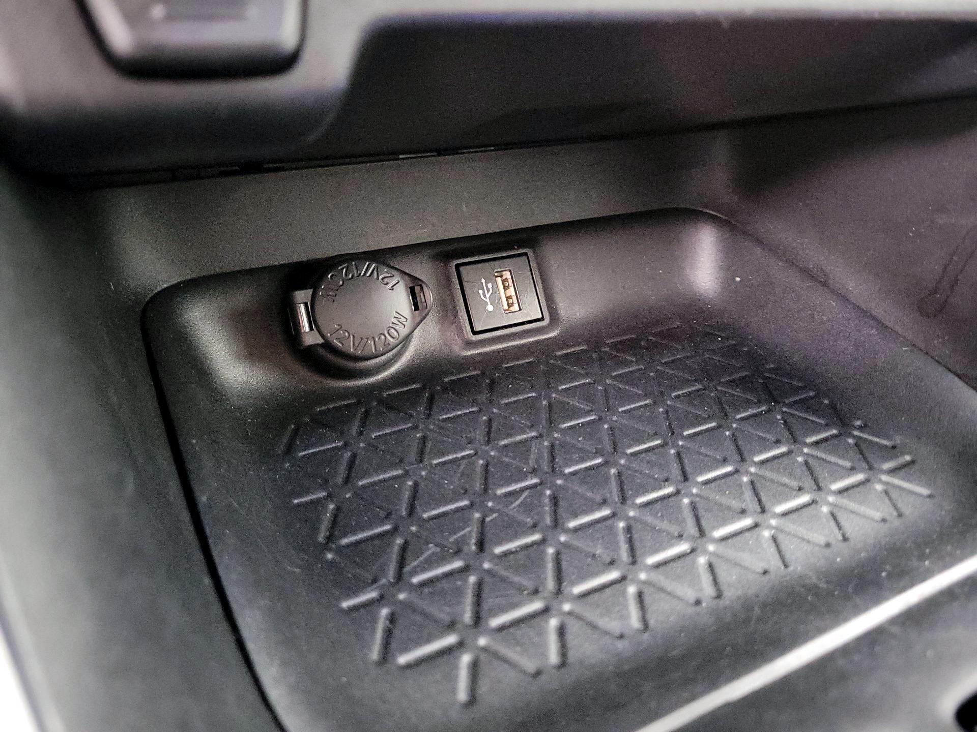 Thumbnail: 2024 Toyota RAV4 - 18