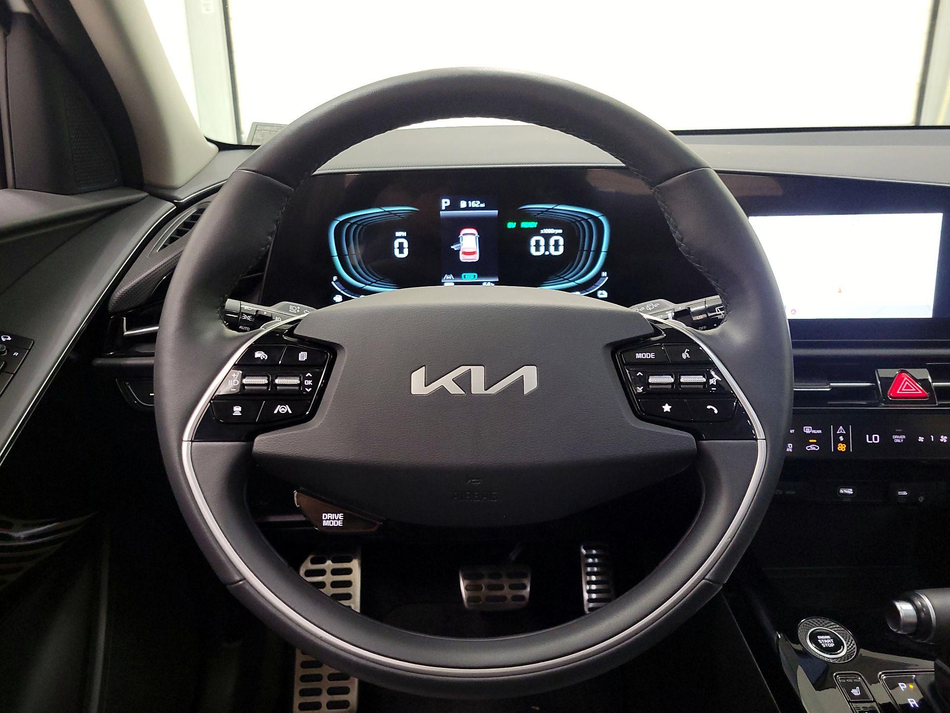 Thumbnail: 2023 Kia Niro - 10