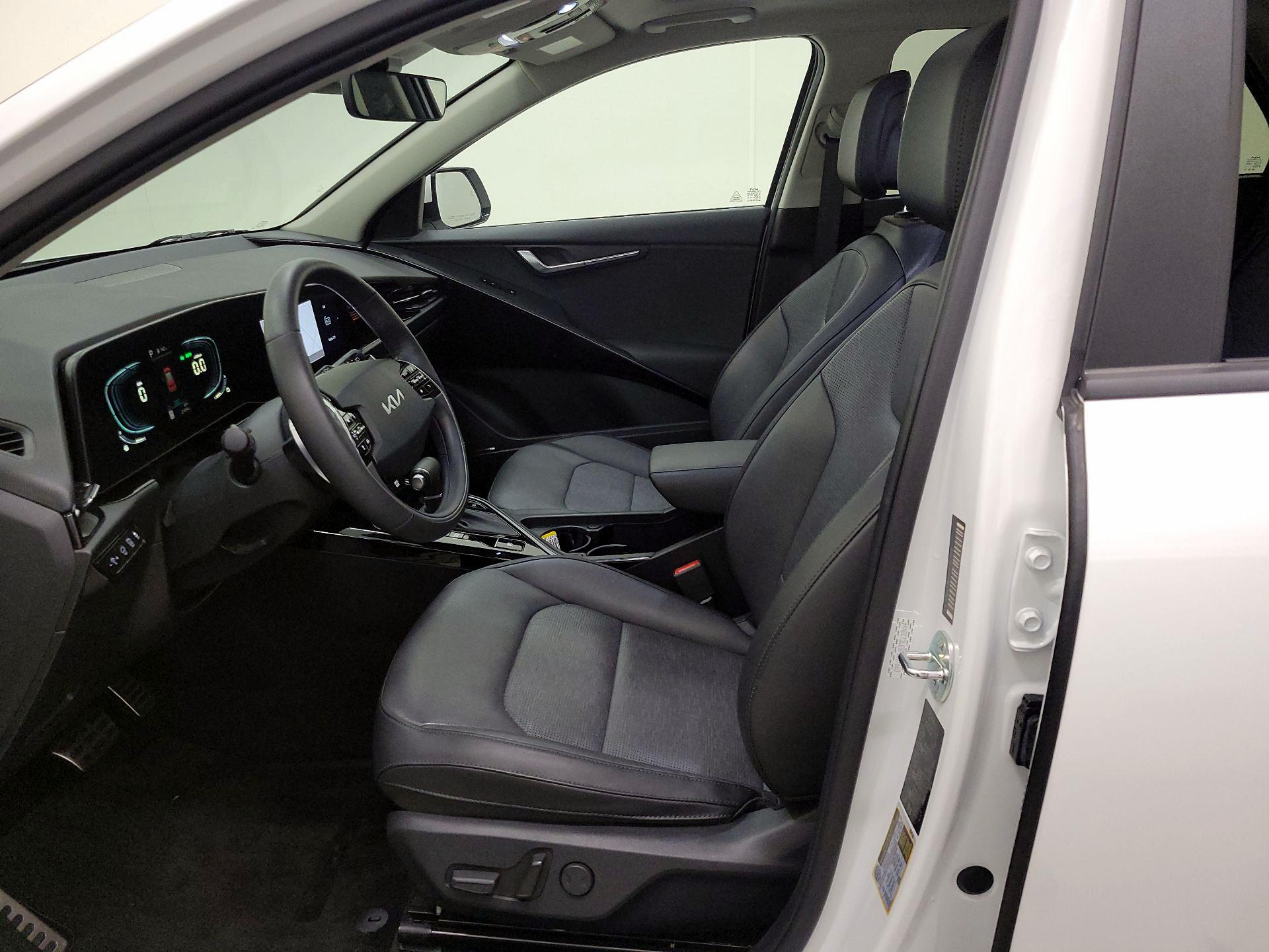 Thumbnail: 2023 Kia Niro - 11