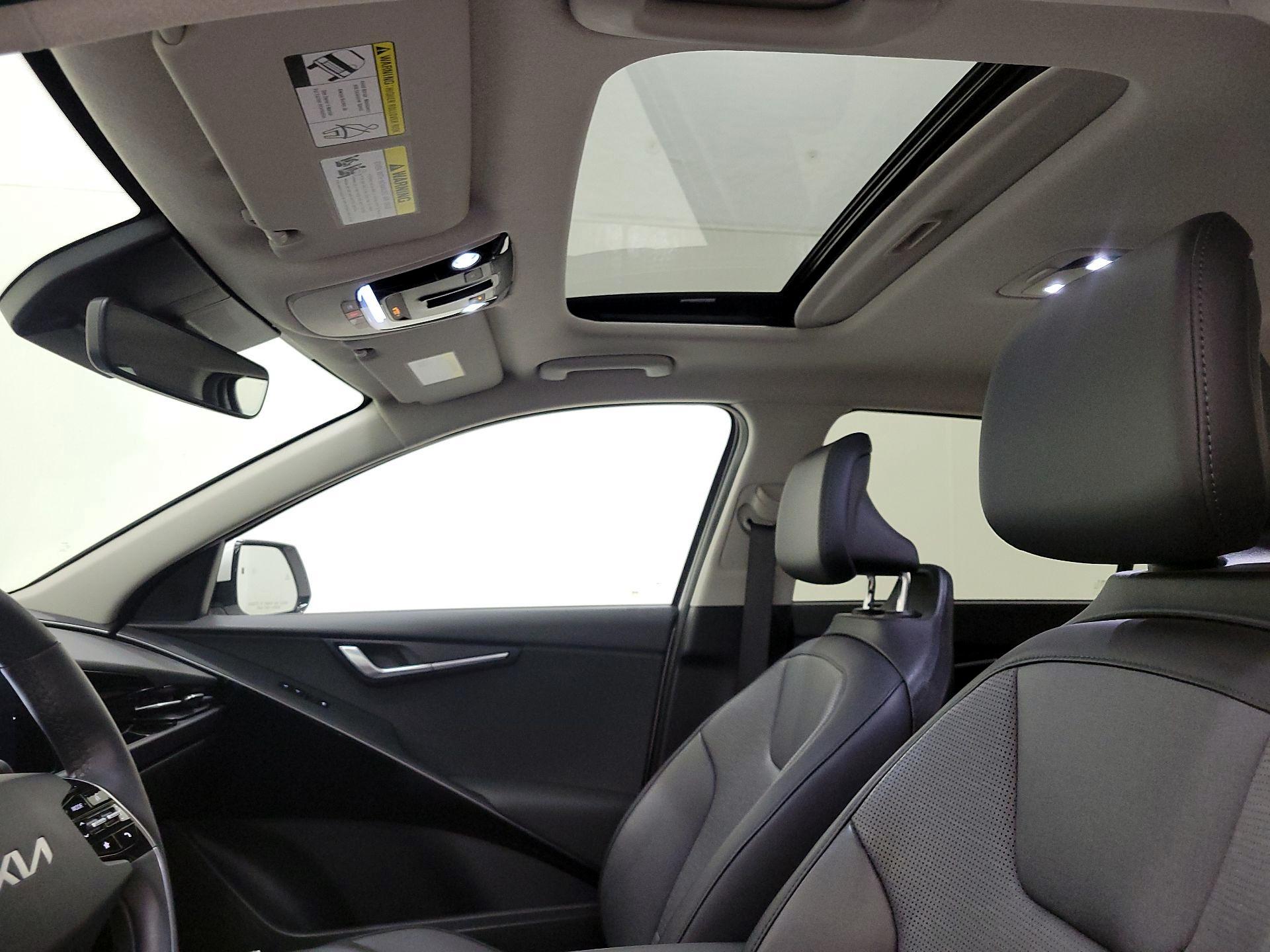 Thumbnail: 2023 Kia Niro - 20