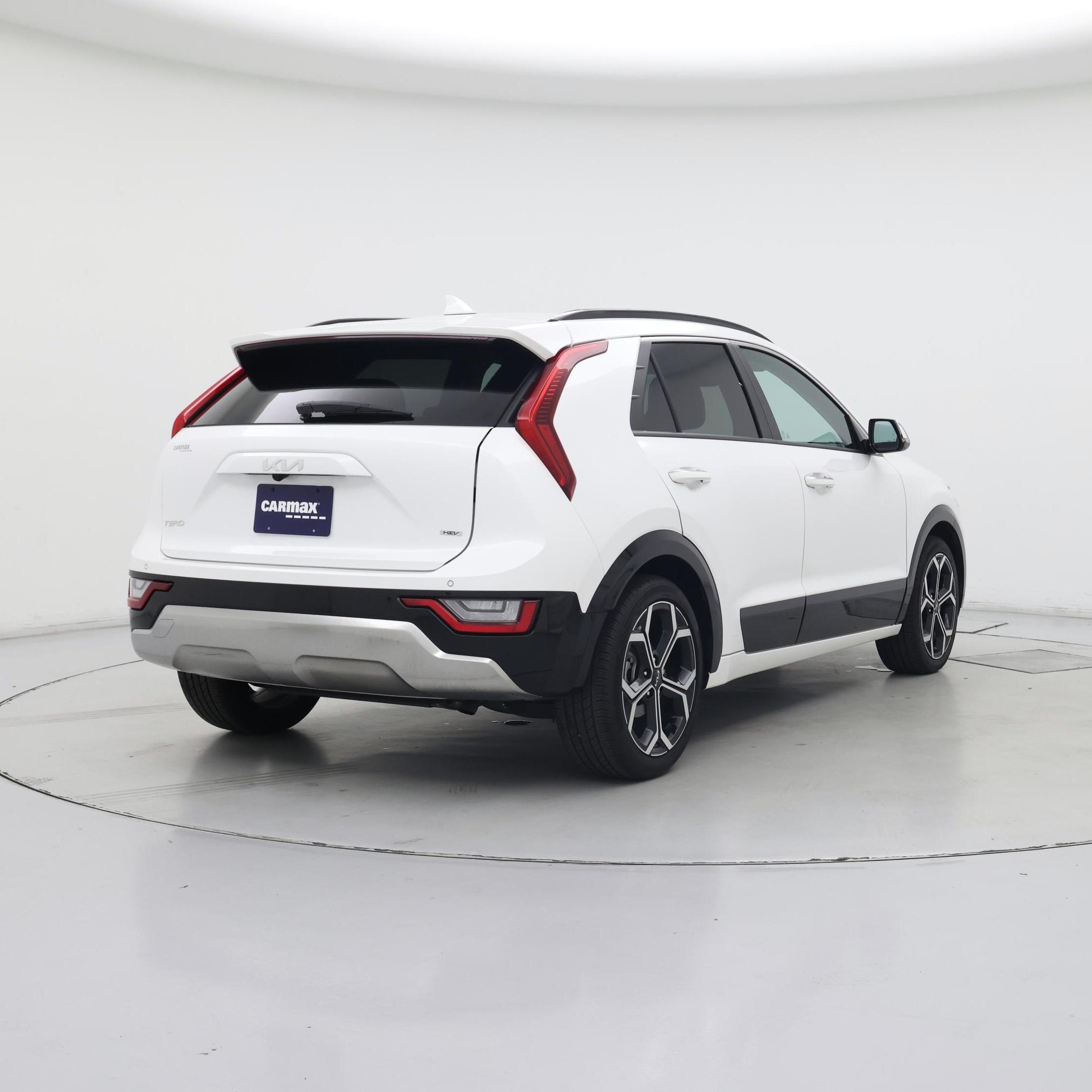 Thumbnail: 2023 Kia Niro - 8