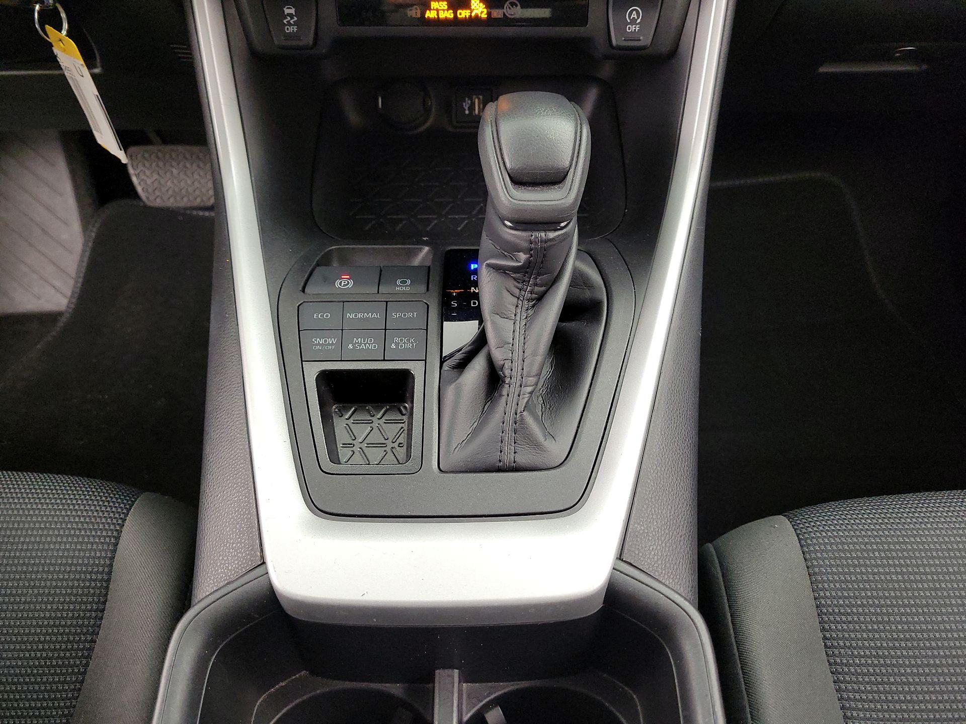 Thumbnail: 2024 Toyota RAV4 - 17