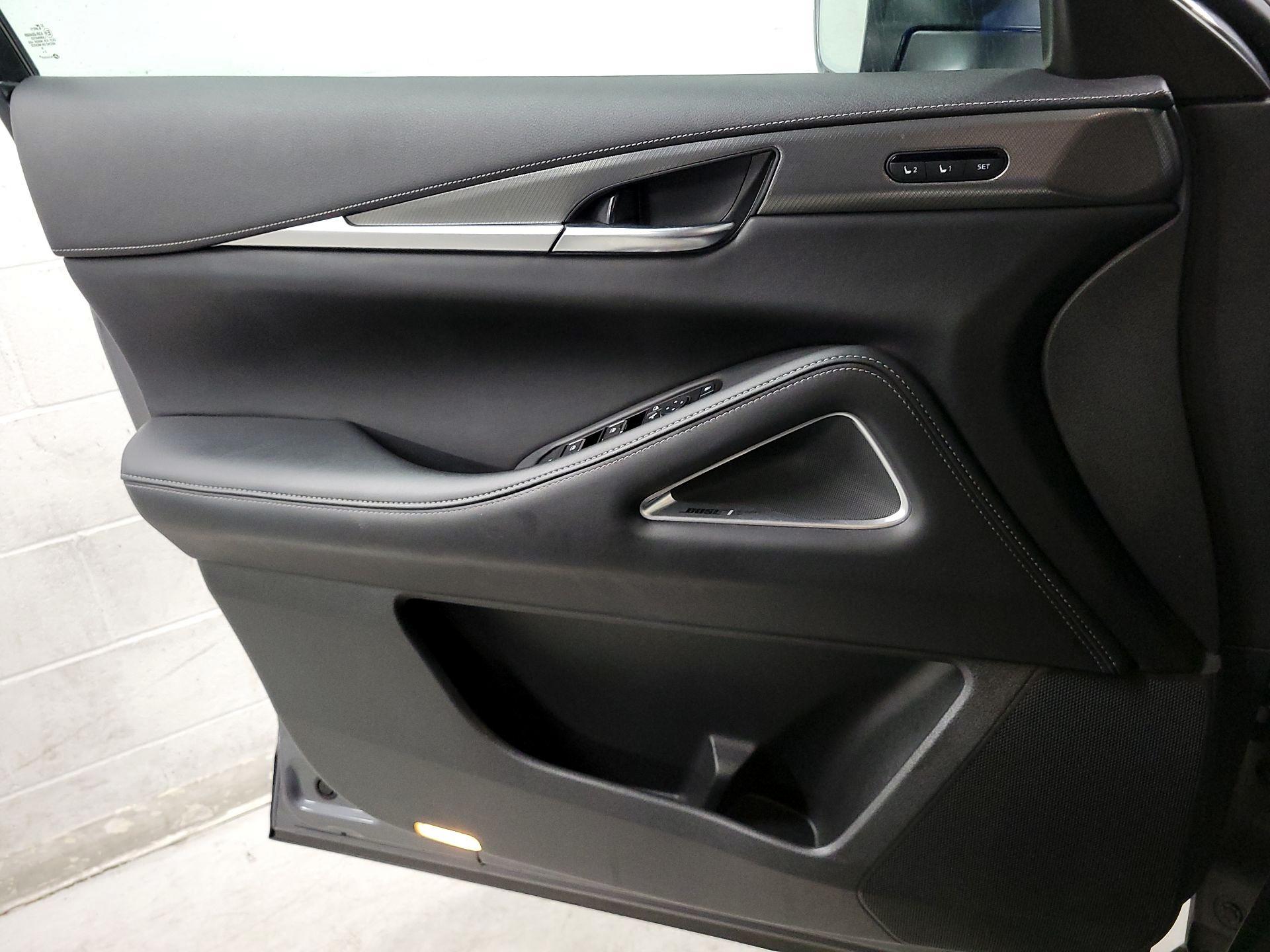 Thumbnail: 2023 INFINITI QX60 - 12