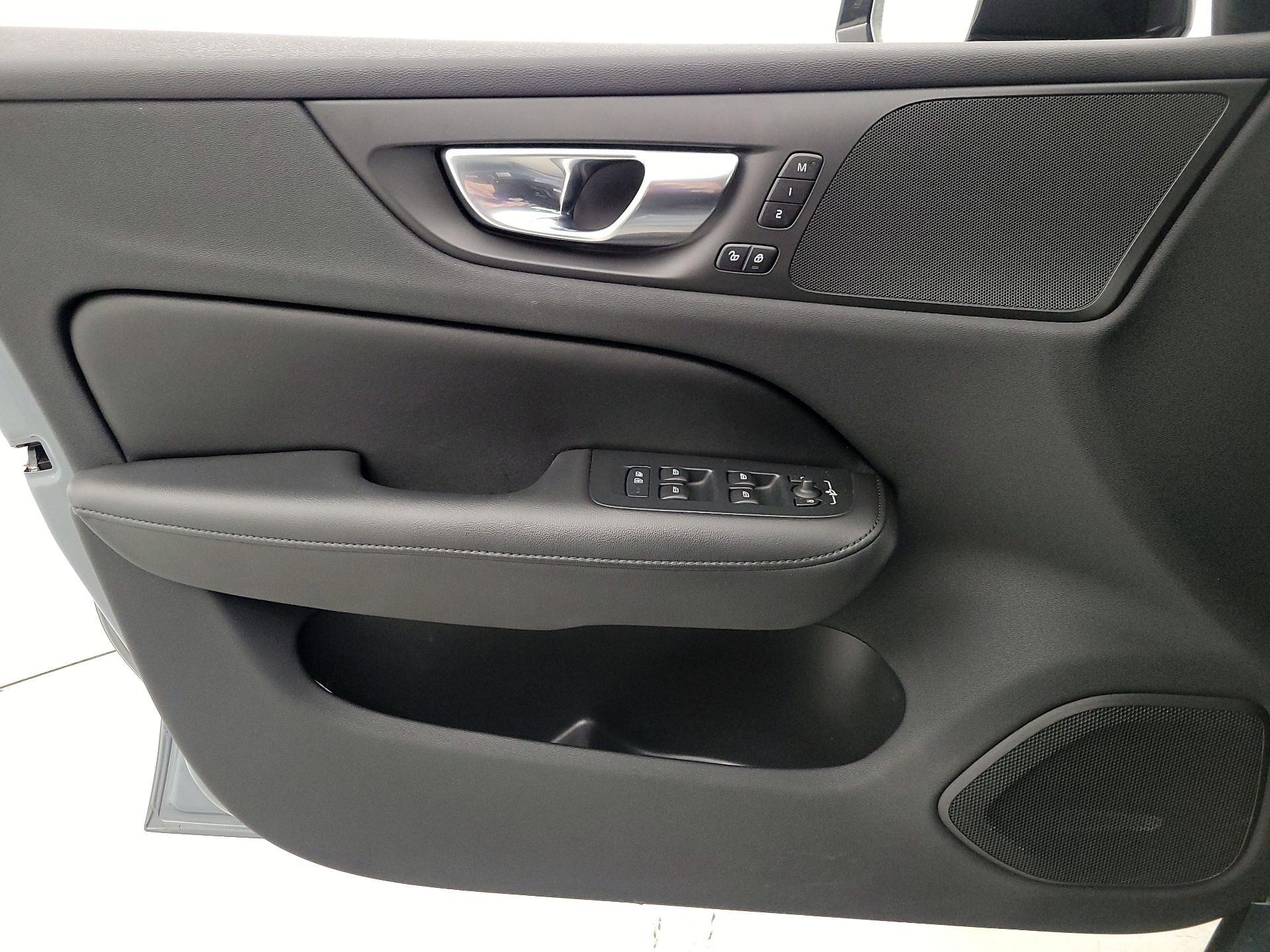 Thumbnail: 2023 Volvo S60 - 12