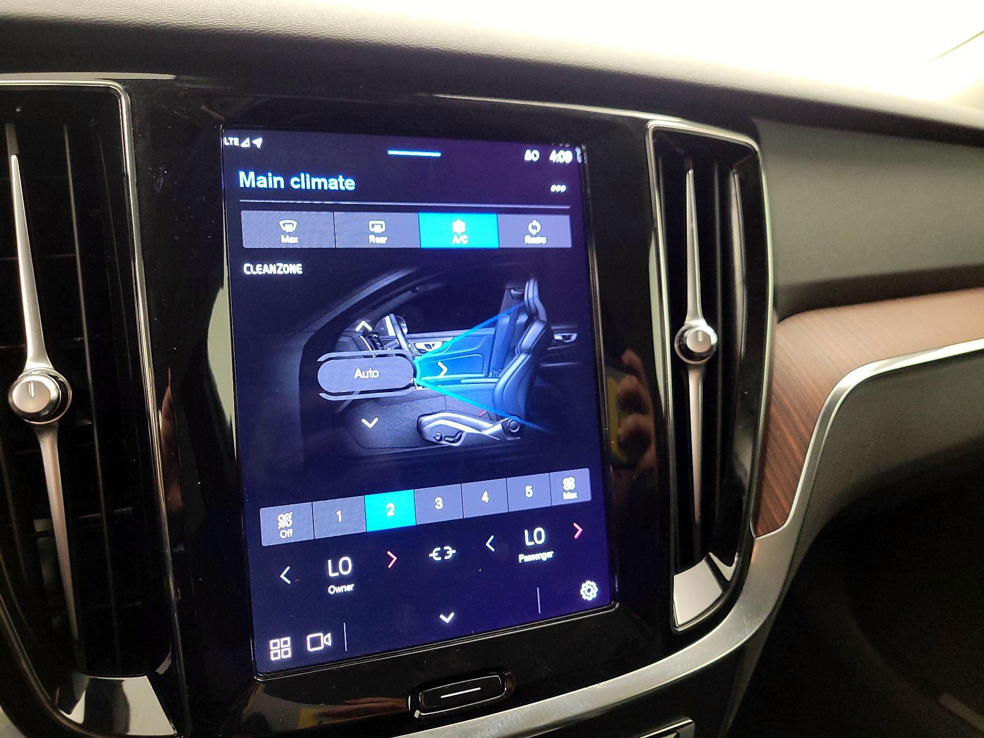 Thumbnail: 2023 Volvo S60 - 17