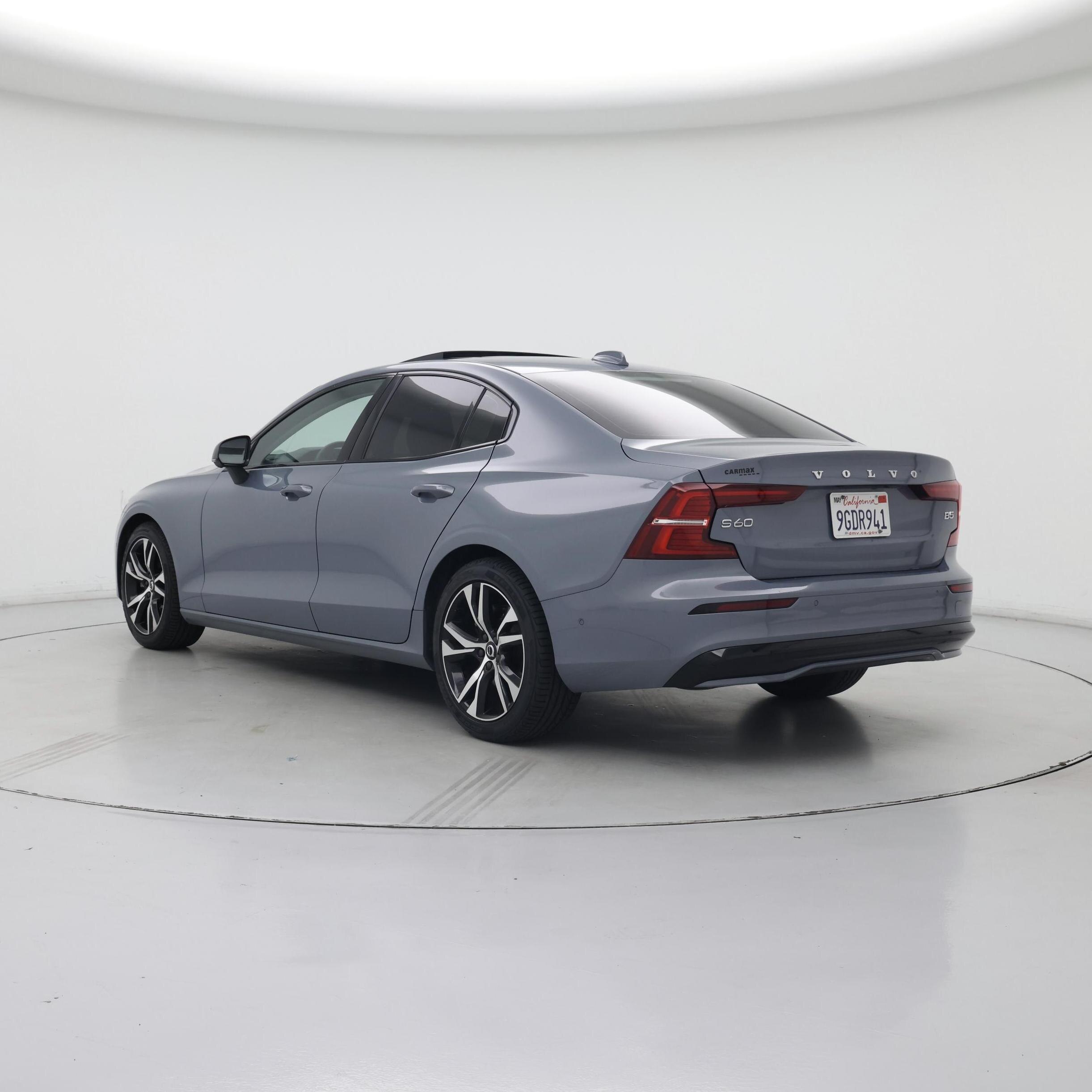 Thumbnail: 2023 Volvo S60 - 2