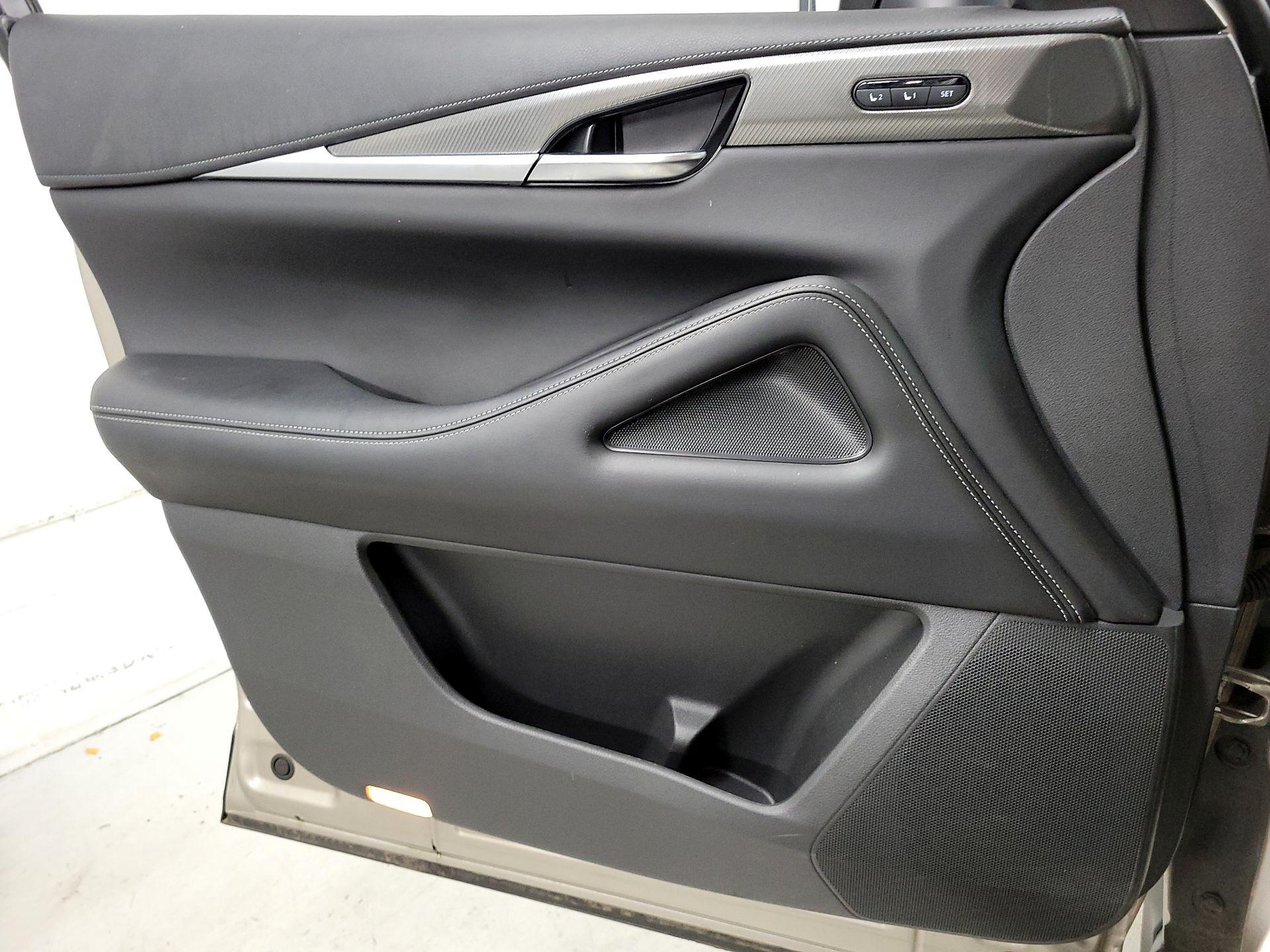 Thumbnail: 2023 INFINITI QX60 - 10