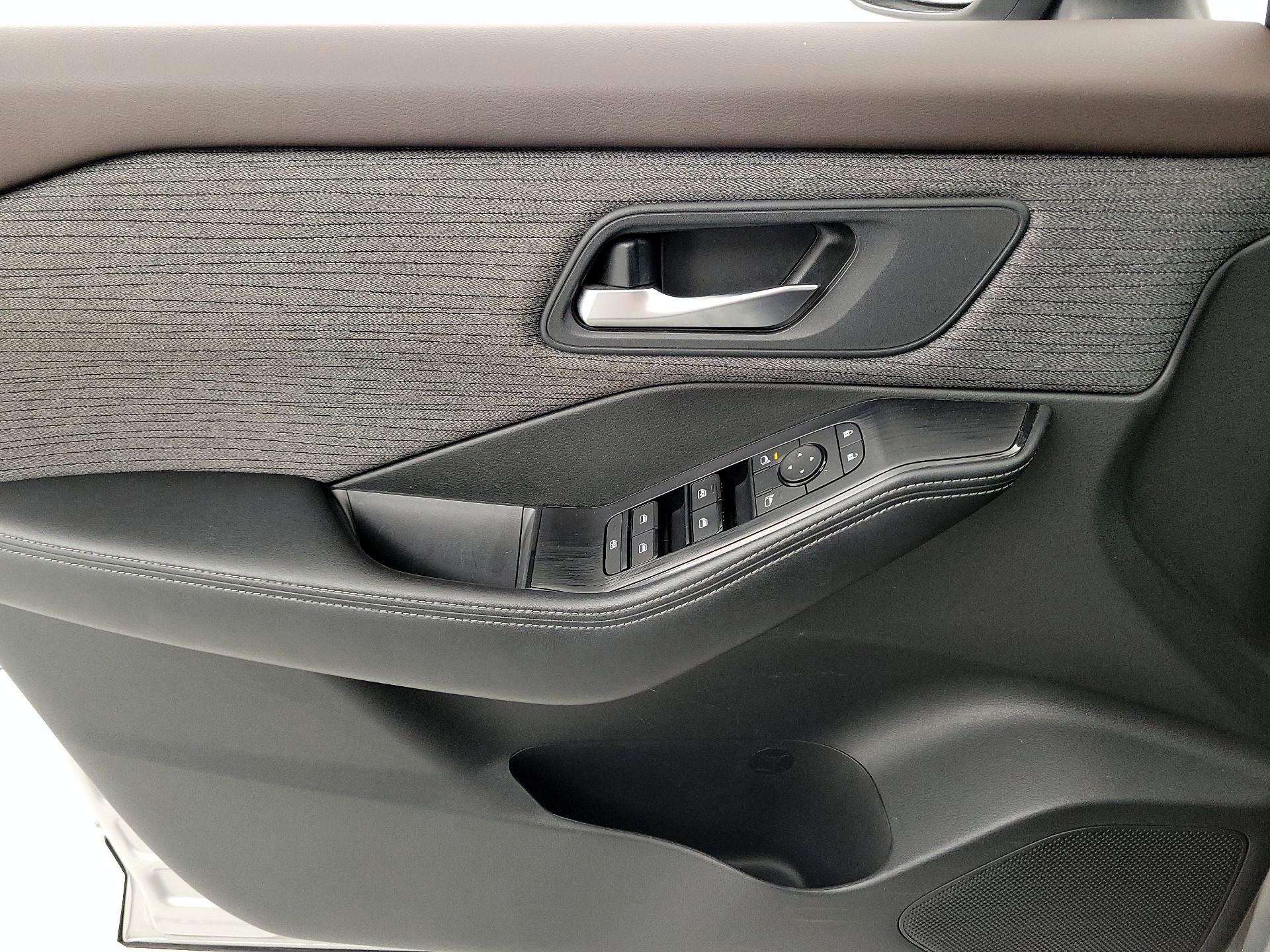 Thumbnail: 2022 Nissan Rogue - 12