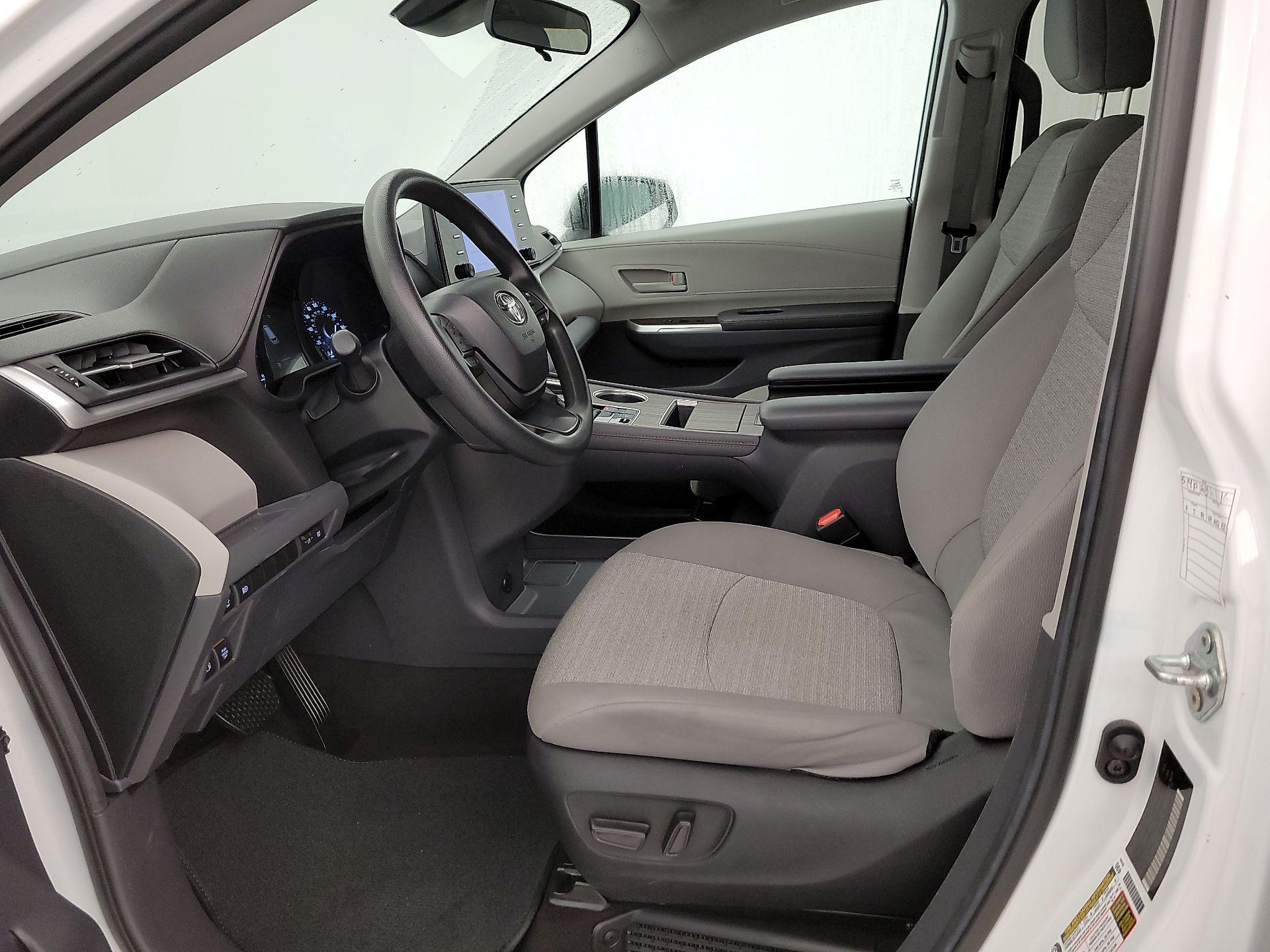 Thumbnail: 2024 Toyota Sienna - 11