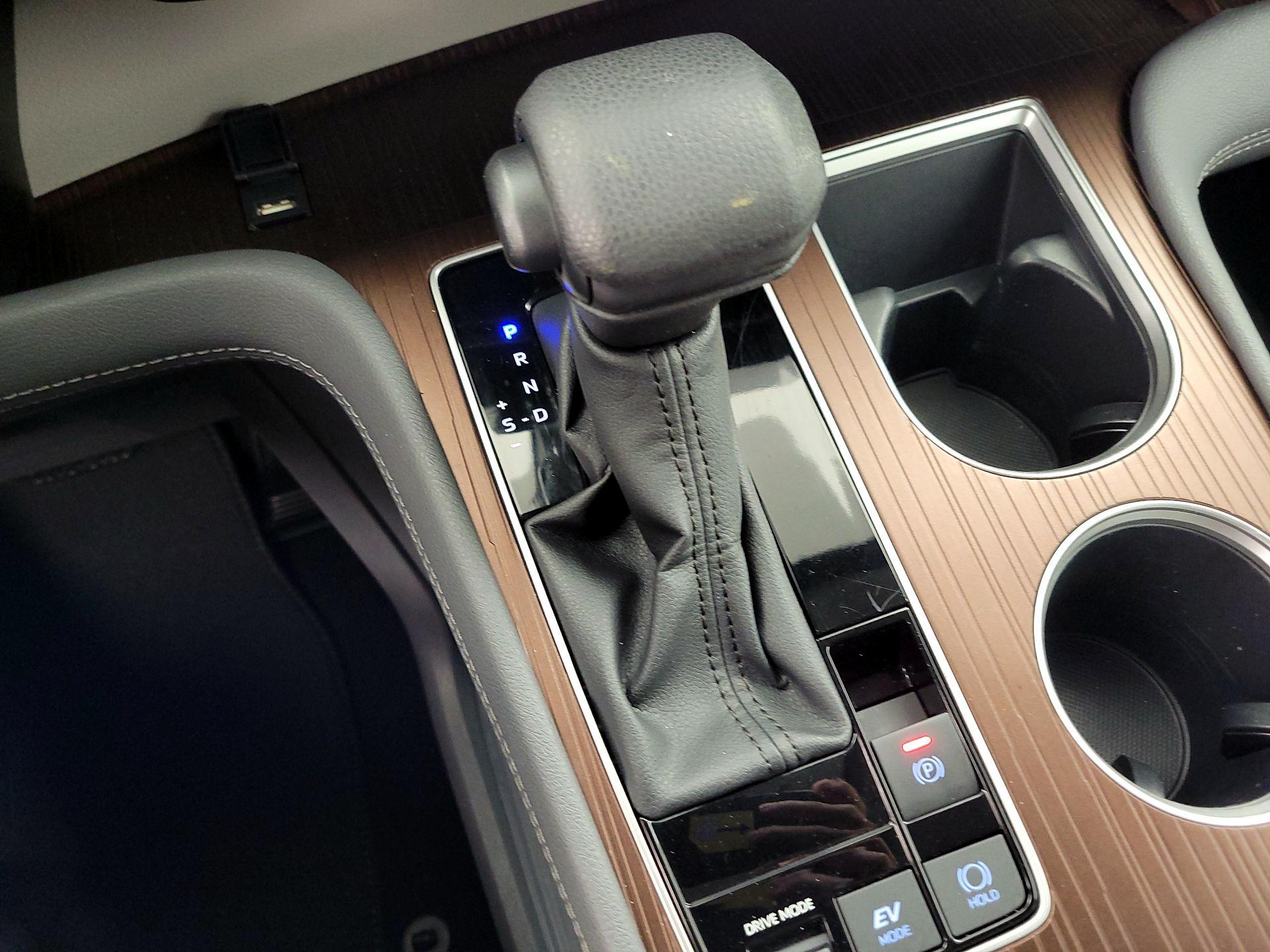 Thumbnail: 2024 Toyota Sienna - 17