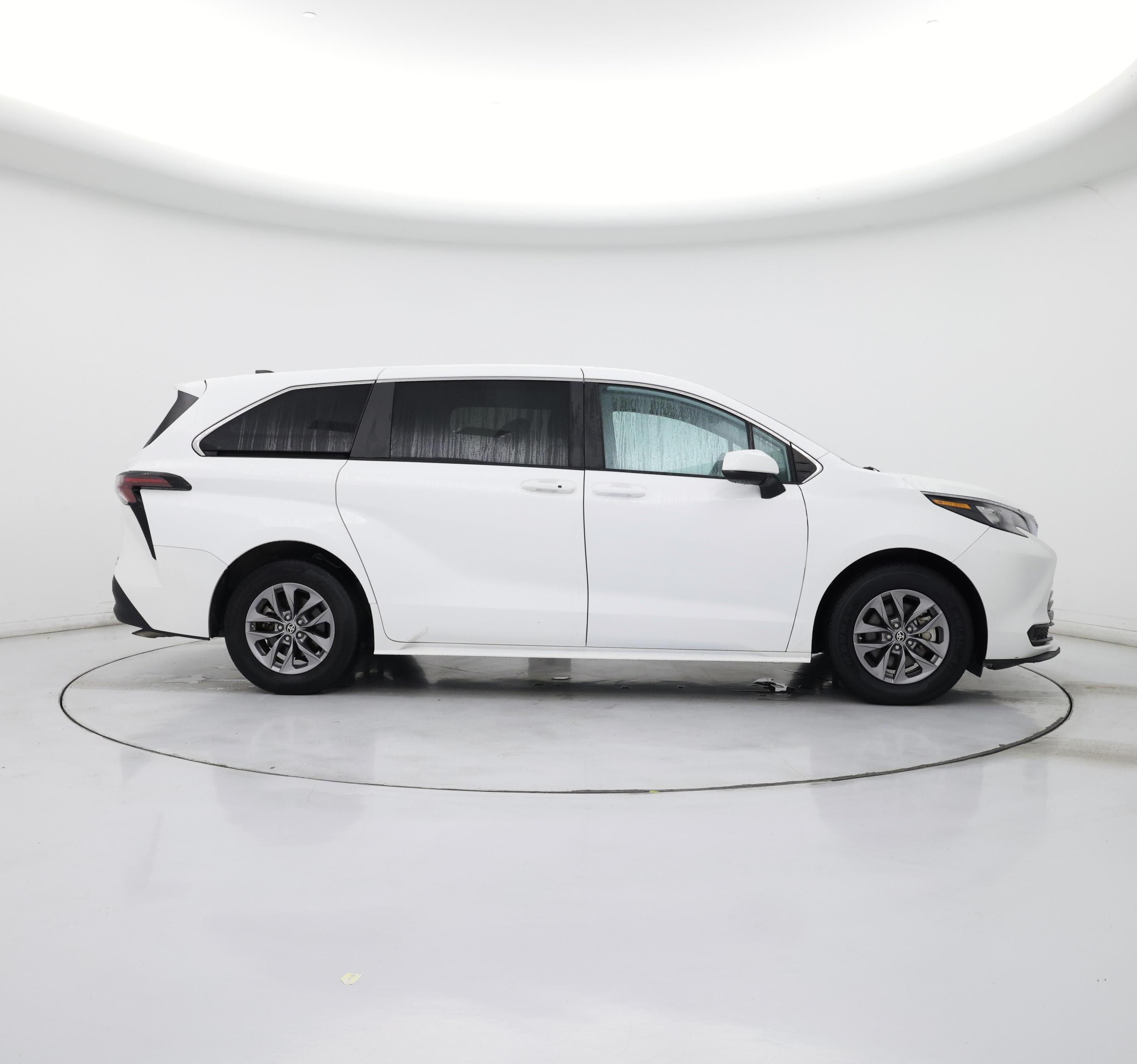 Thumbnail: 2024 Toyota Sienna - 7