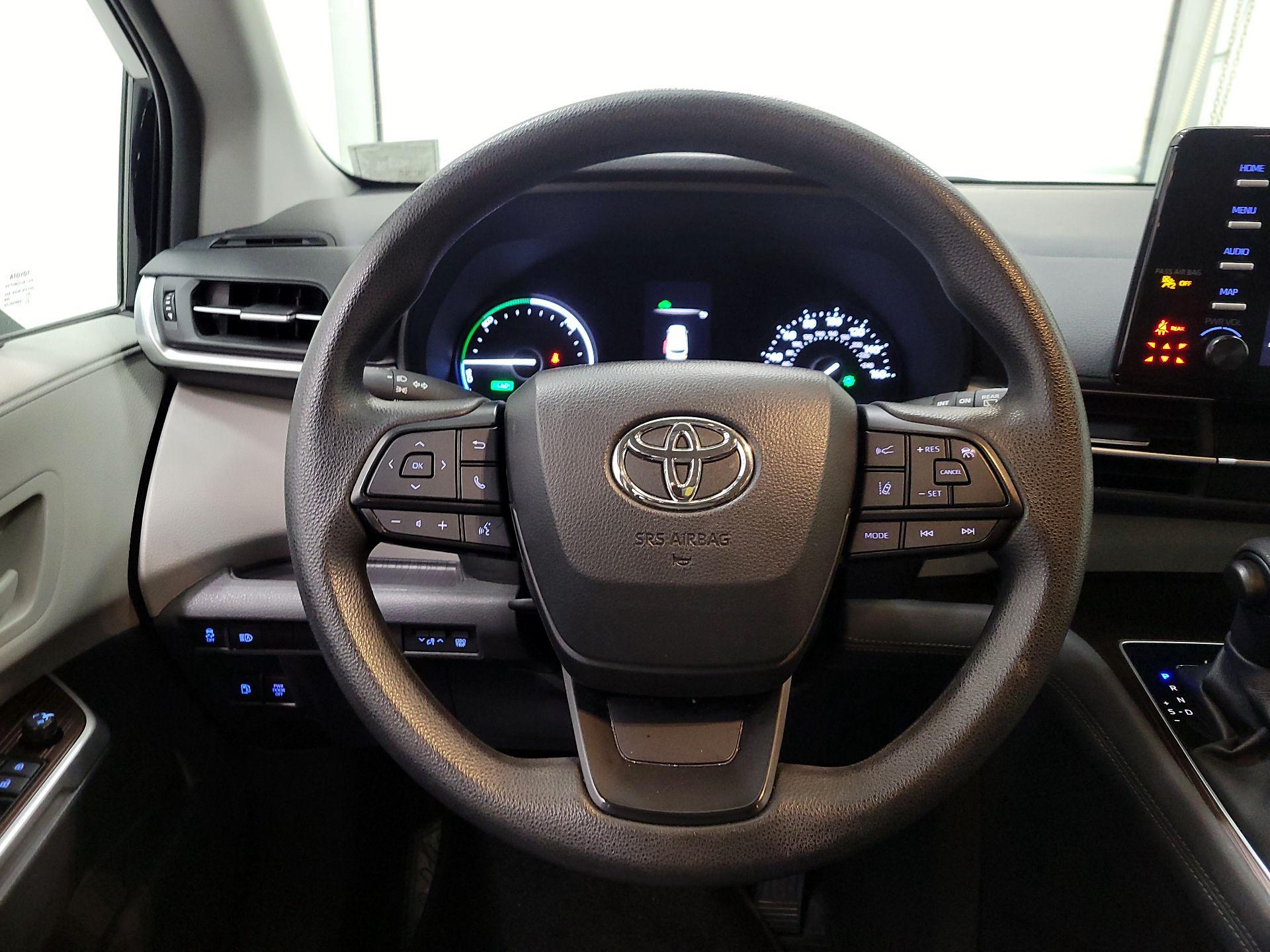 Thumbnail: 2024 Toyota Sienna - 10