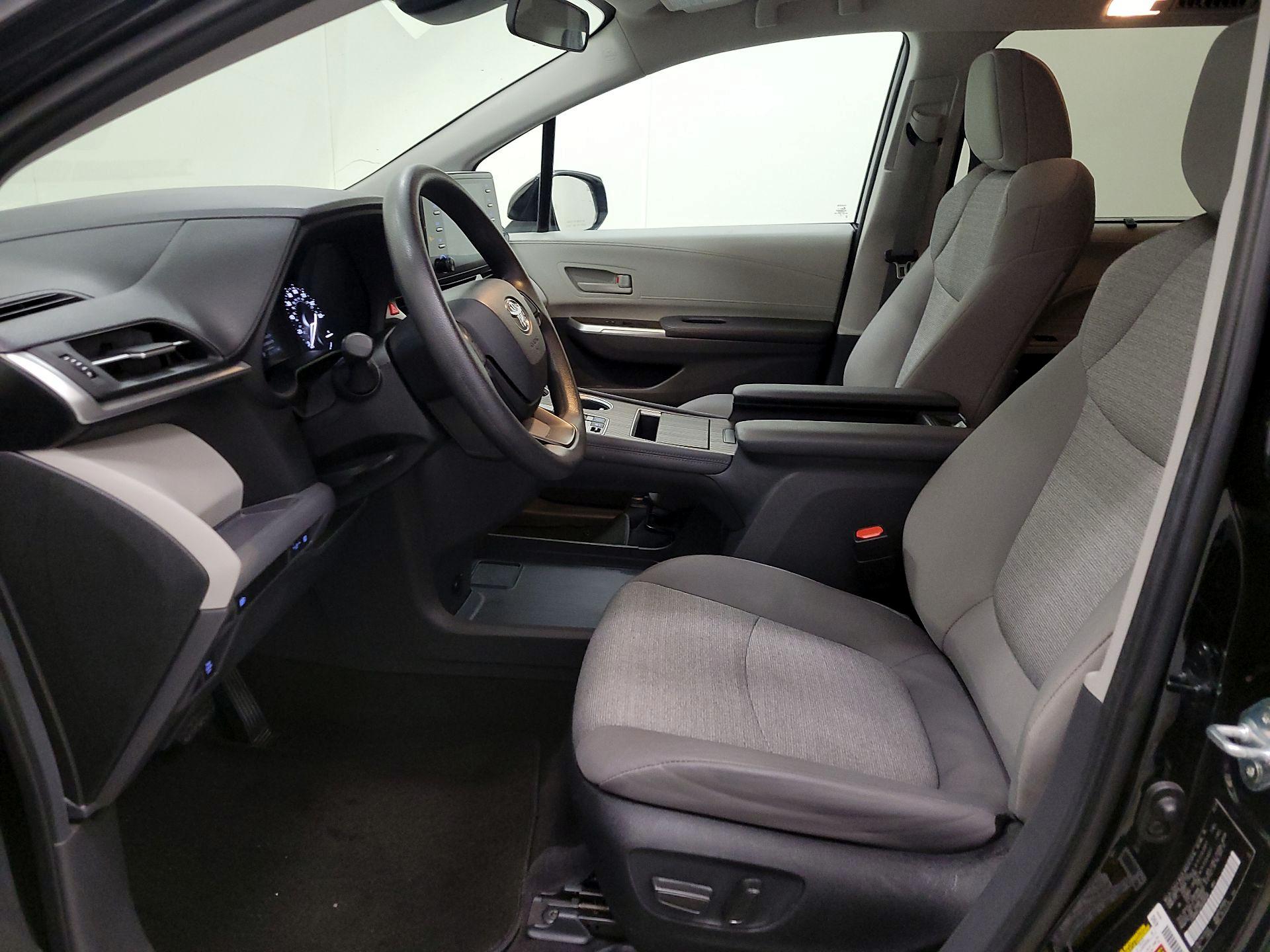 Thumbnail: 2024 Toyota Sienna - 11