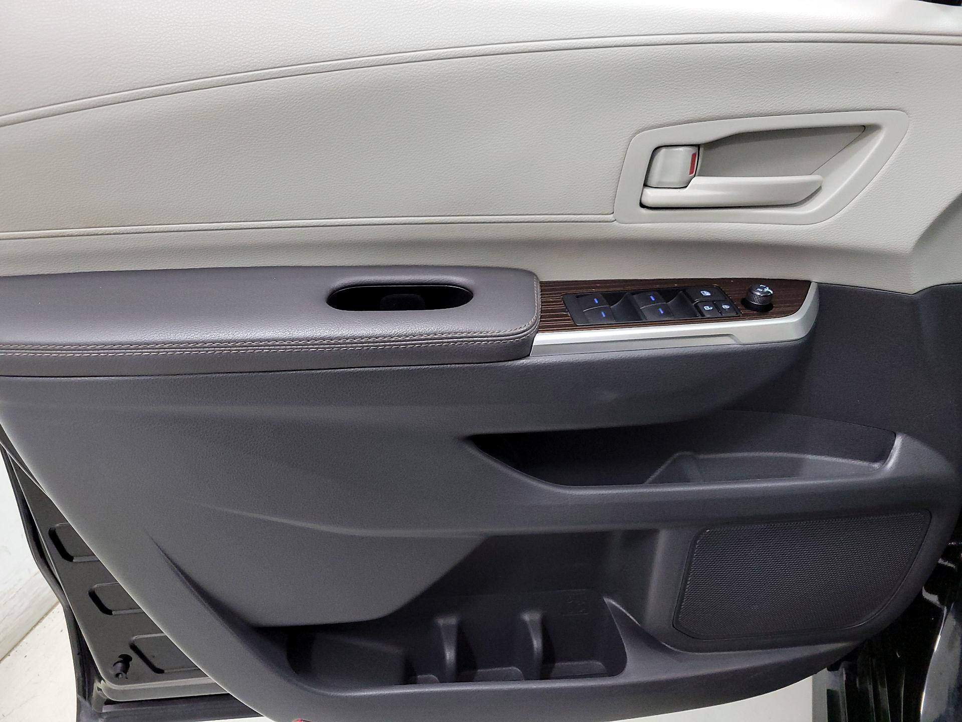 Thumbnail: 2024 Toyota Sienna - 12