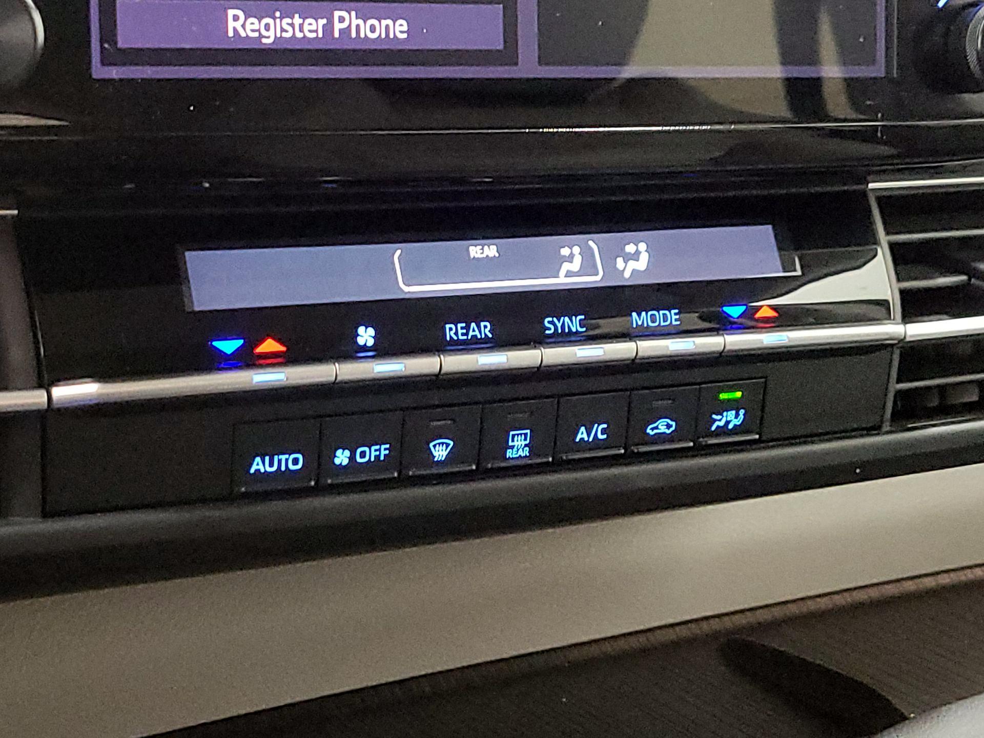 Thumbnail: 2024 Toyota Sienna - 16