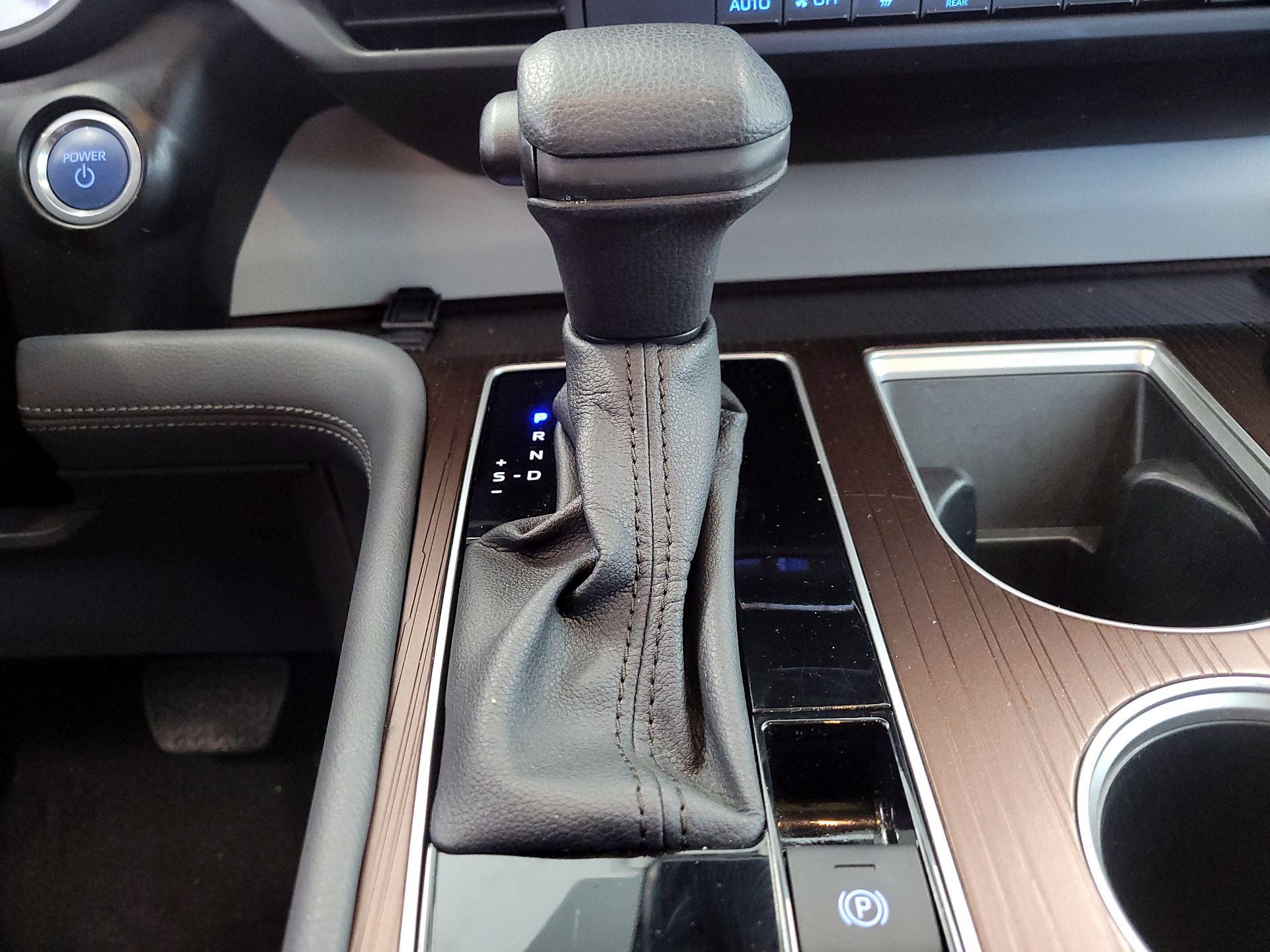 Thumbnail: 2024 Toyota Sienna - 17