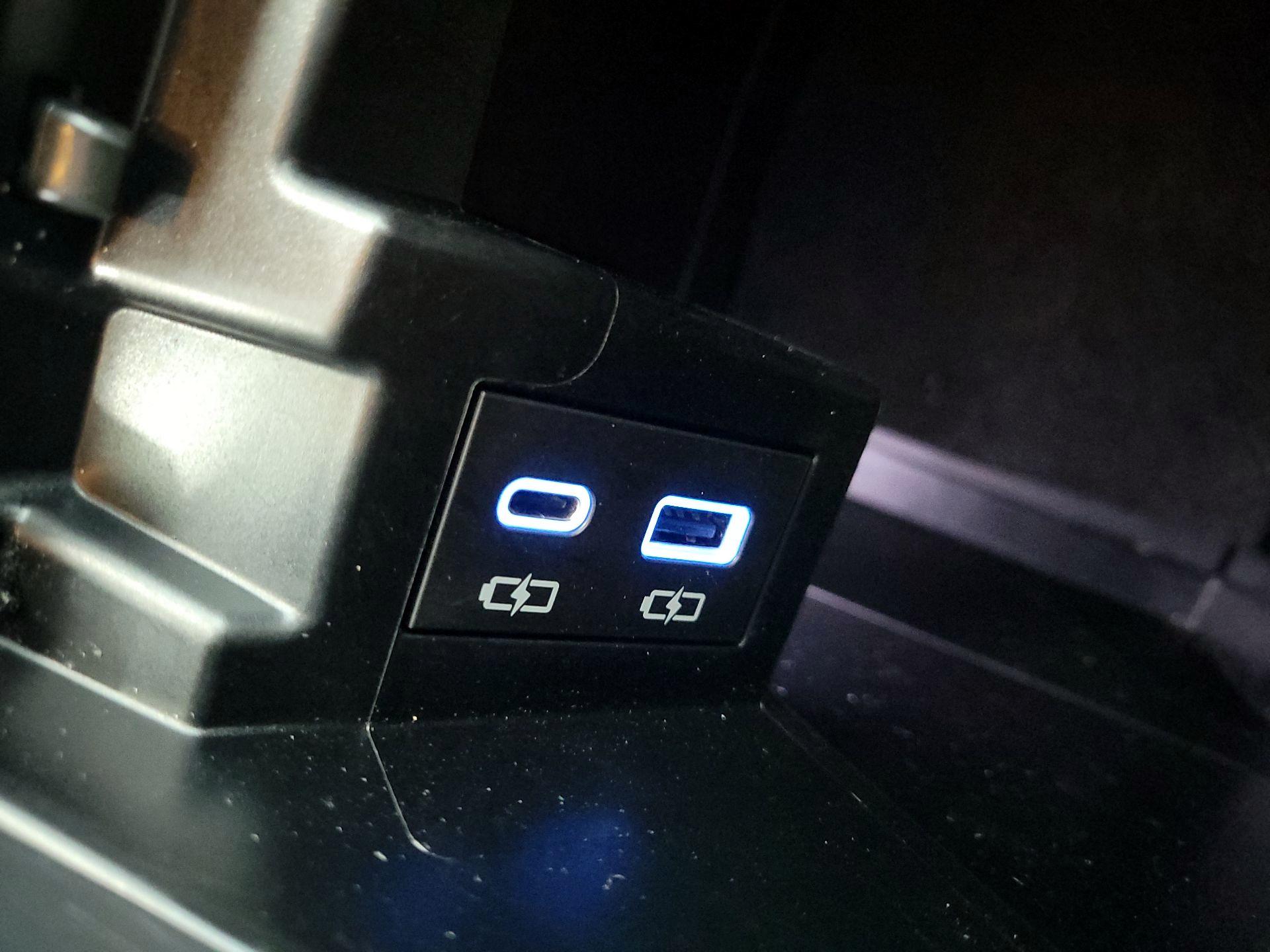 Thumbnail: 2024 Toyota Sienna - 18