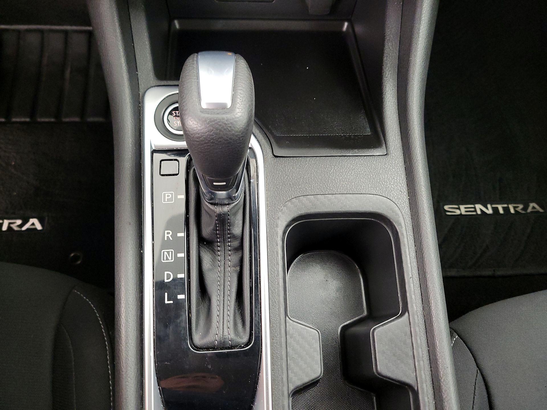 Thumbnail: 2022 Nissan Sentra - 17