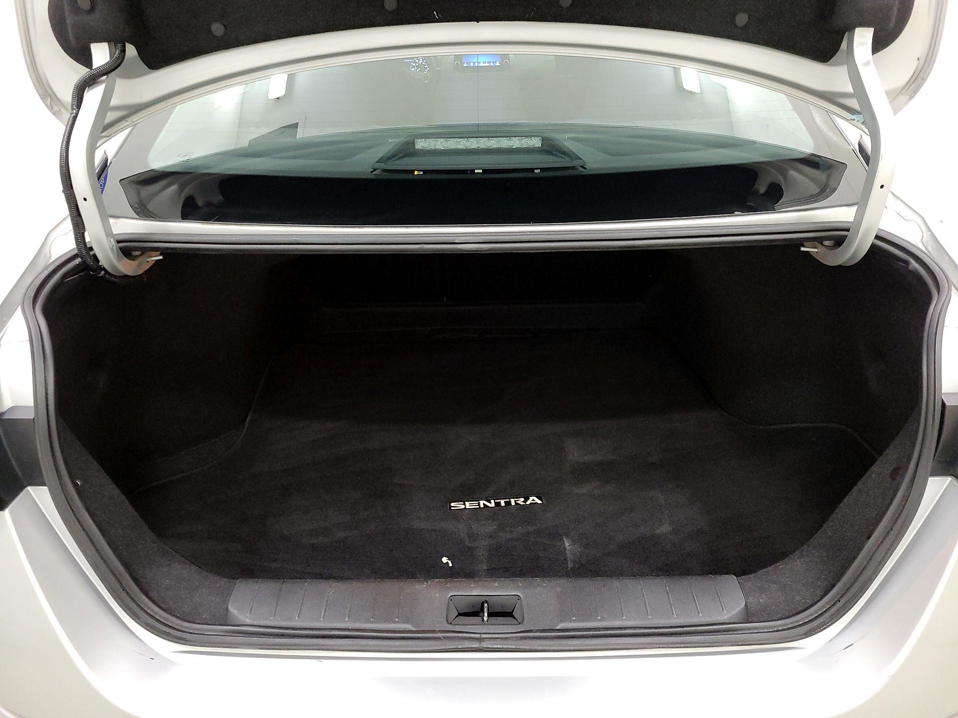 Thumbnail: 2023 Nissan Sentra - 20