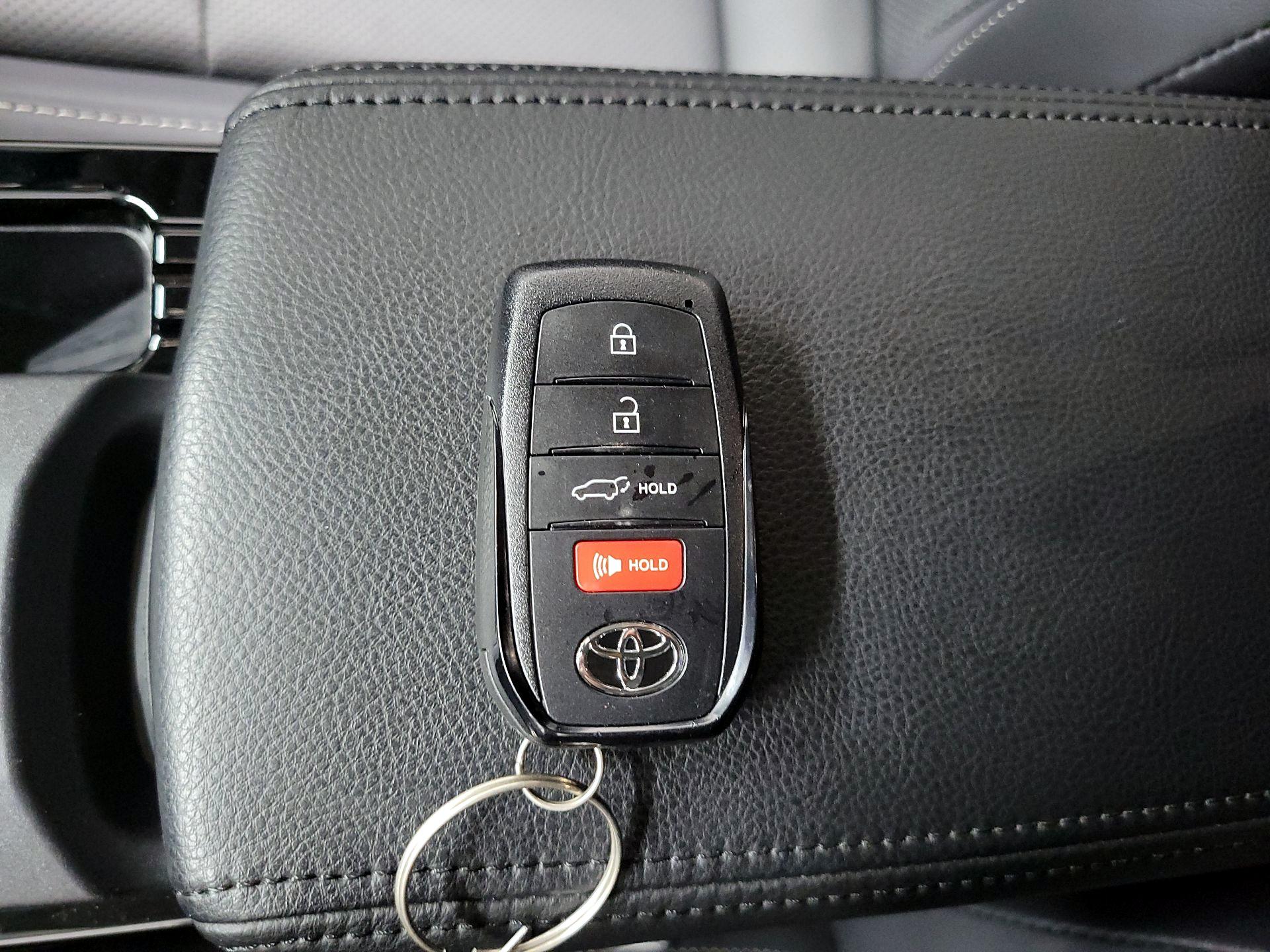 Thumbnail: 2024 Toyota Prius - 20