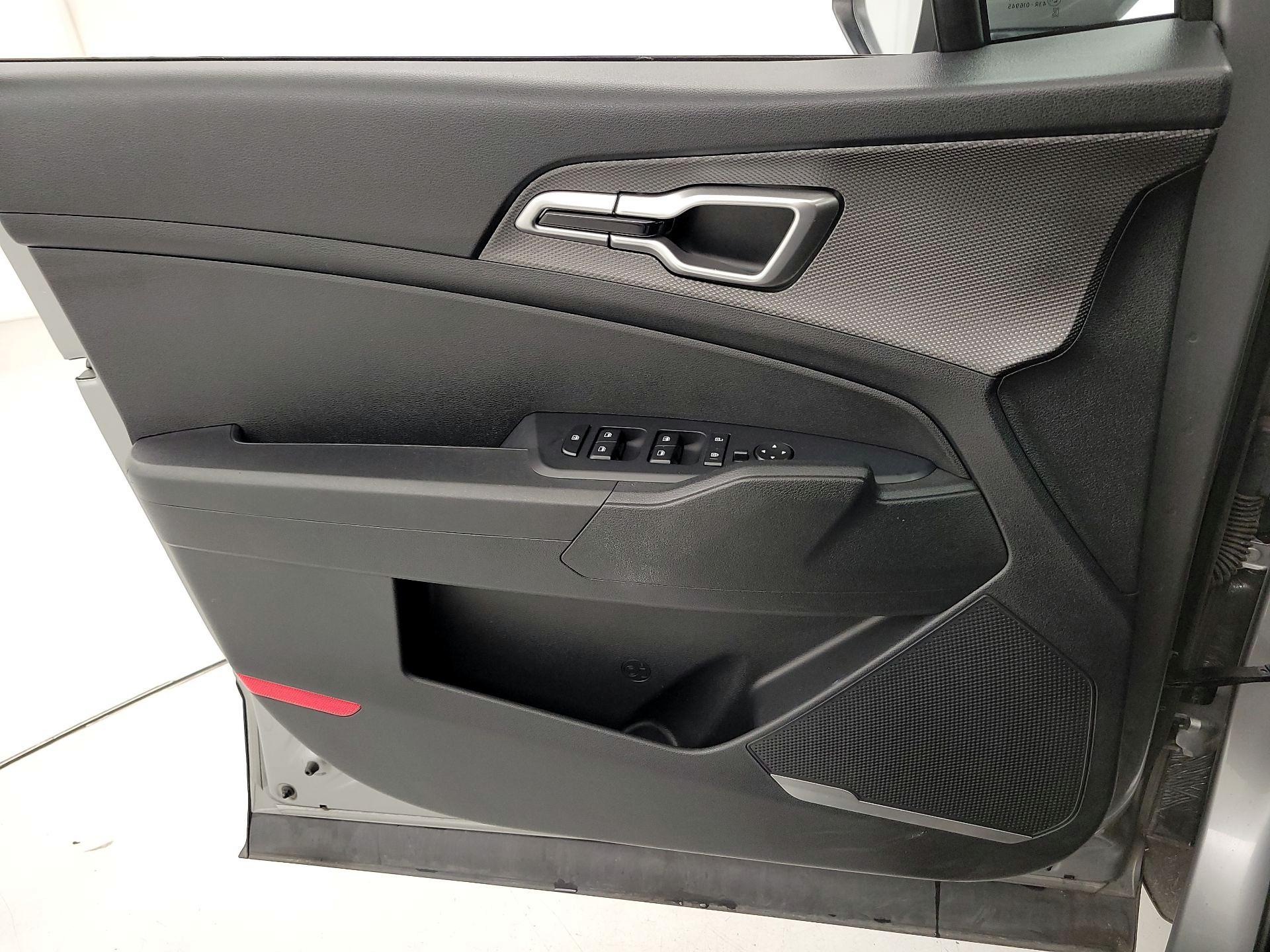 Thumbnail: 2023 Kia Sportage - 12