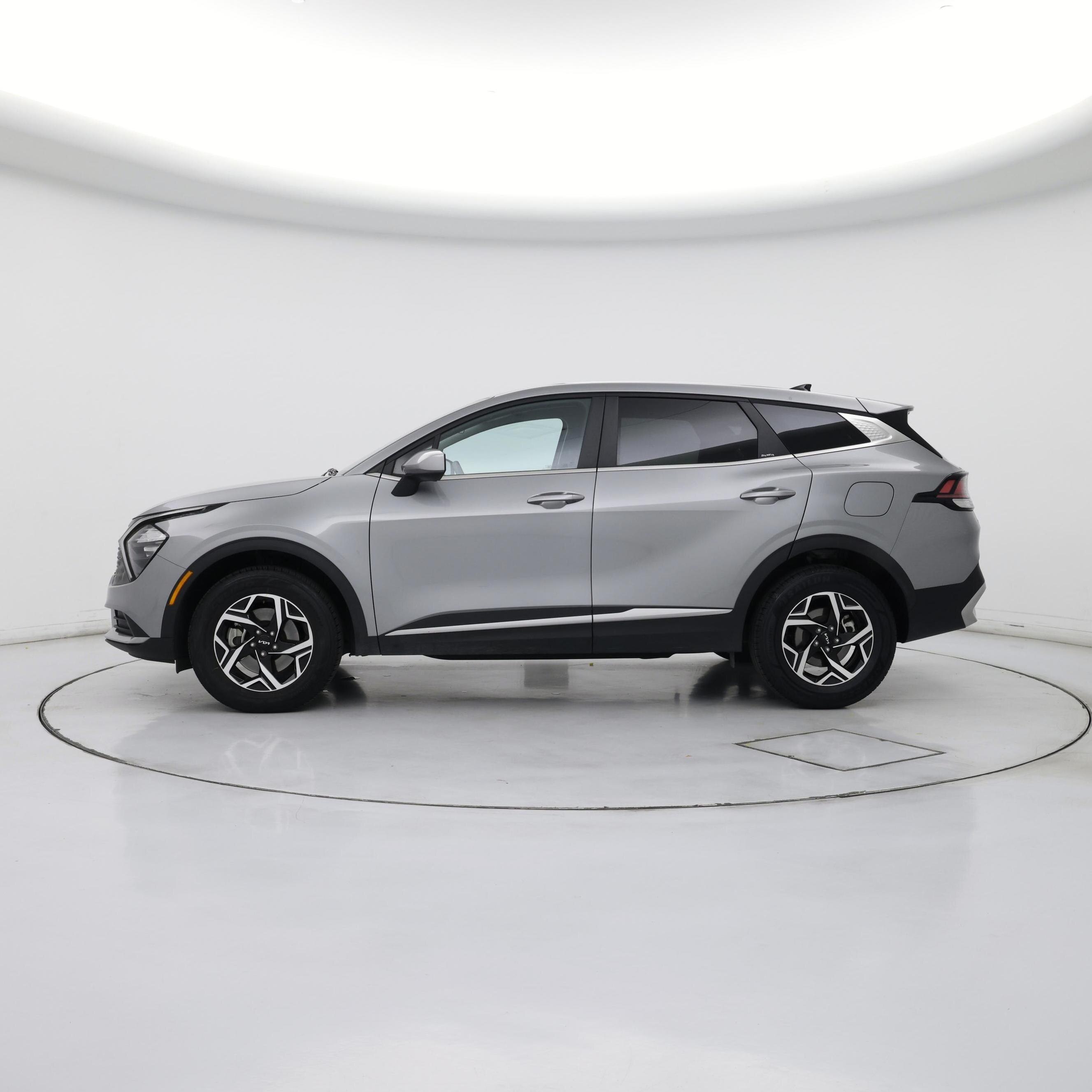 Thumbnail: 2023 Kia Sportage - 3
