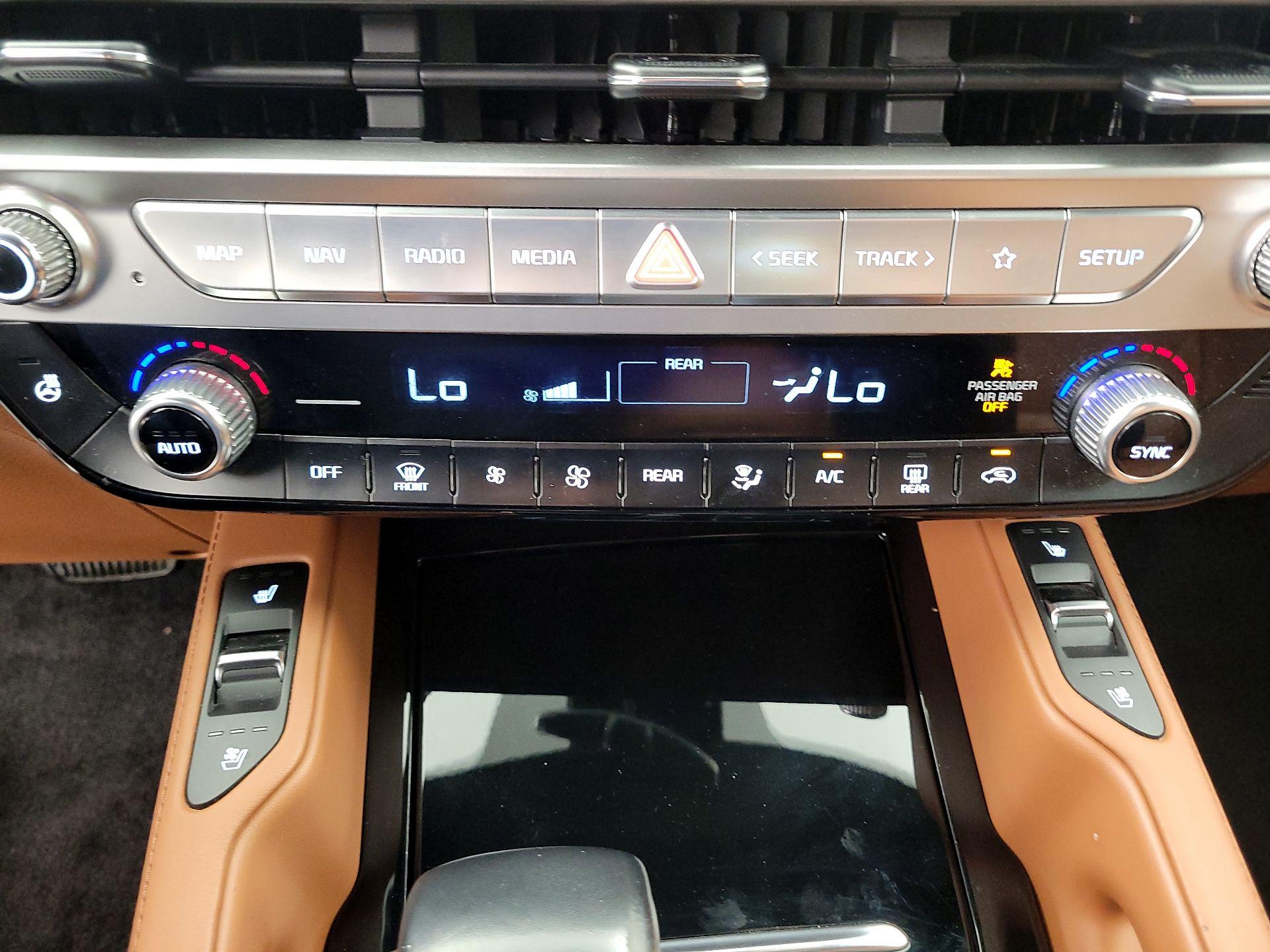 Thumbnail: 2023 Kia Telluride - 17