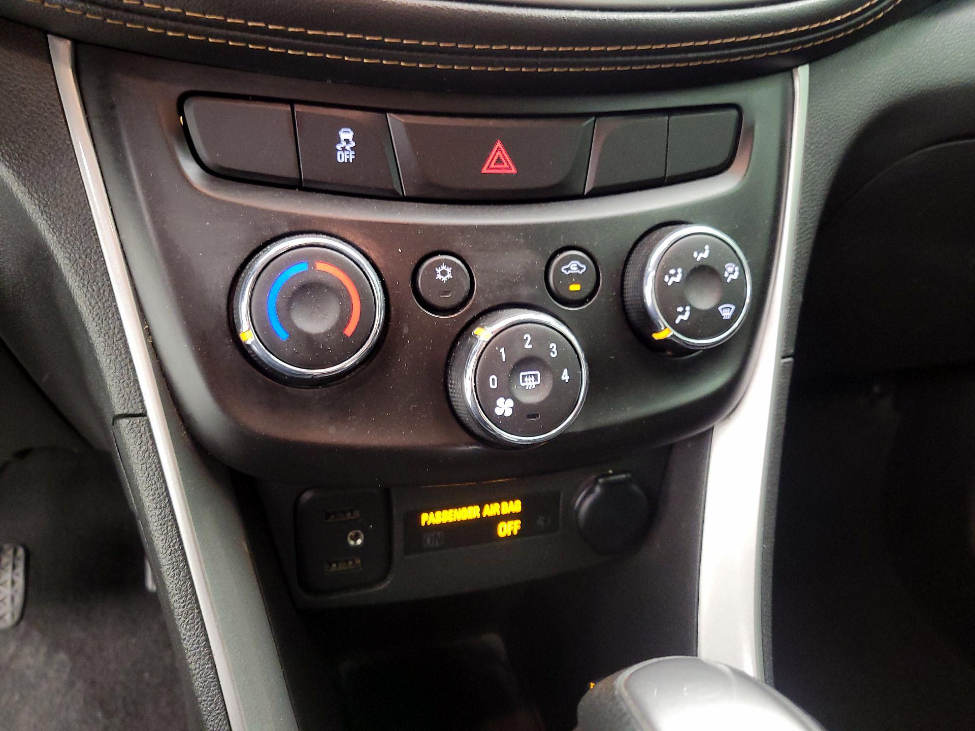 Thumbnail: 2021 Chevrolet Trax - 16