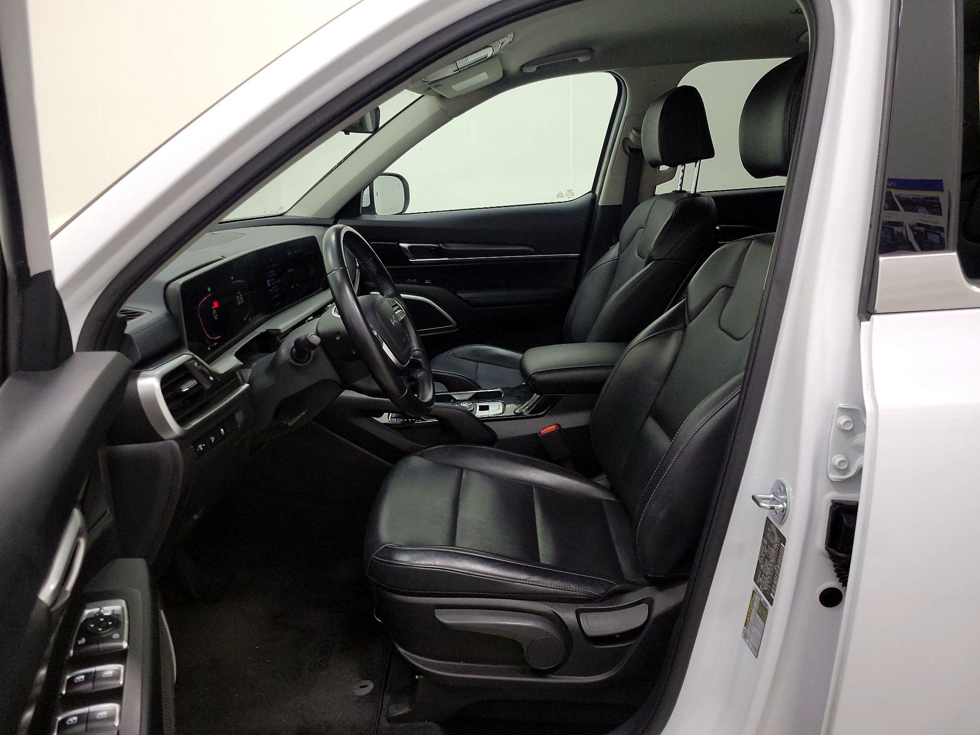 Thumbnail: 2023 Kia Telluride - 11