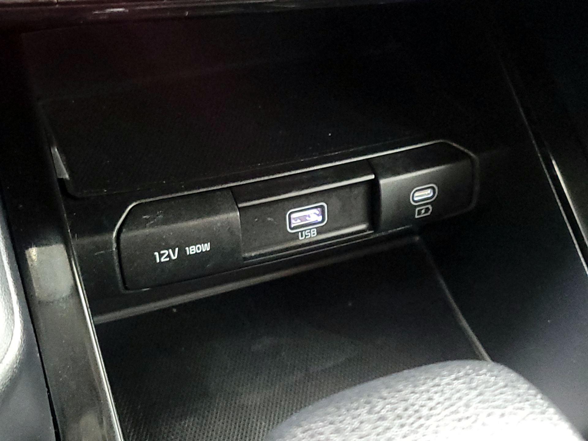 Thumbnail: 2023 Kia Telluride - 19