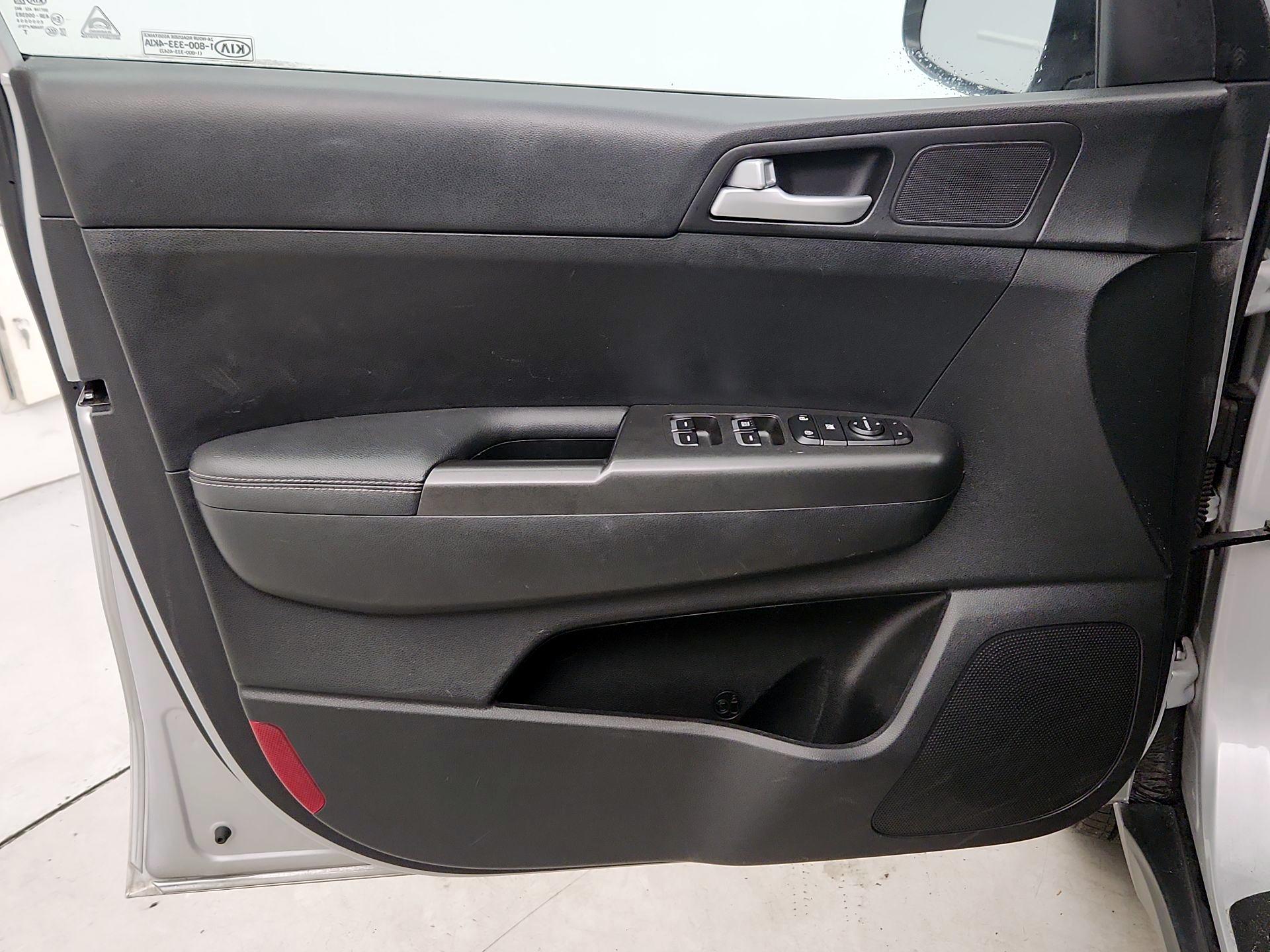 Thumbnail: 2021 Kia Sportage - 12