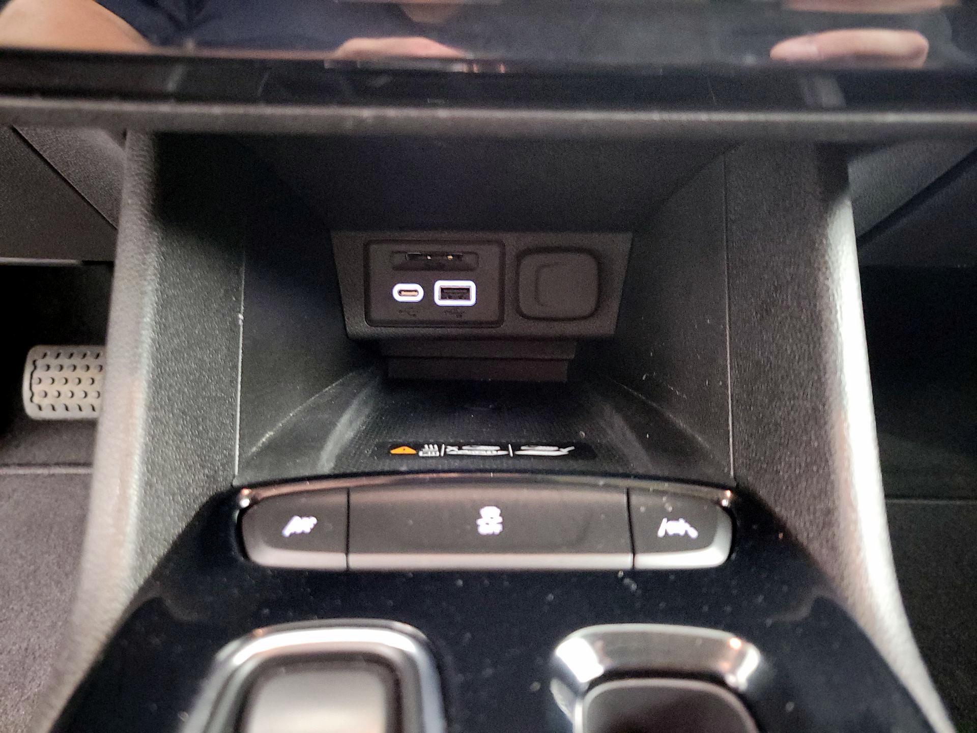 Thumbnail: 2023 Chevrolet Bolt EUV - 18