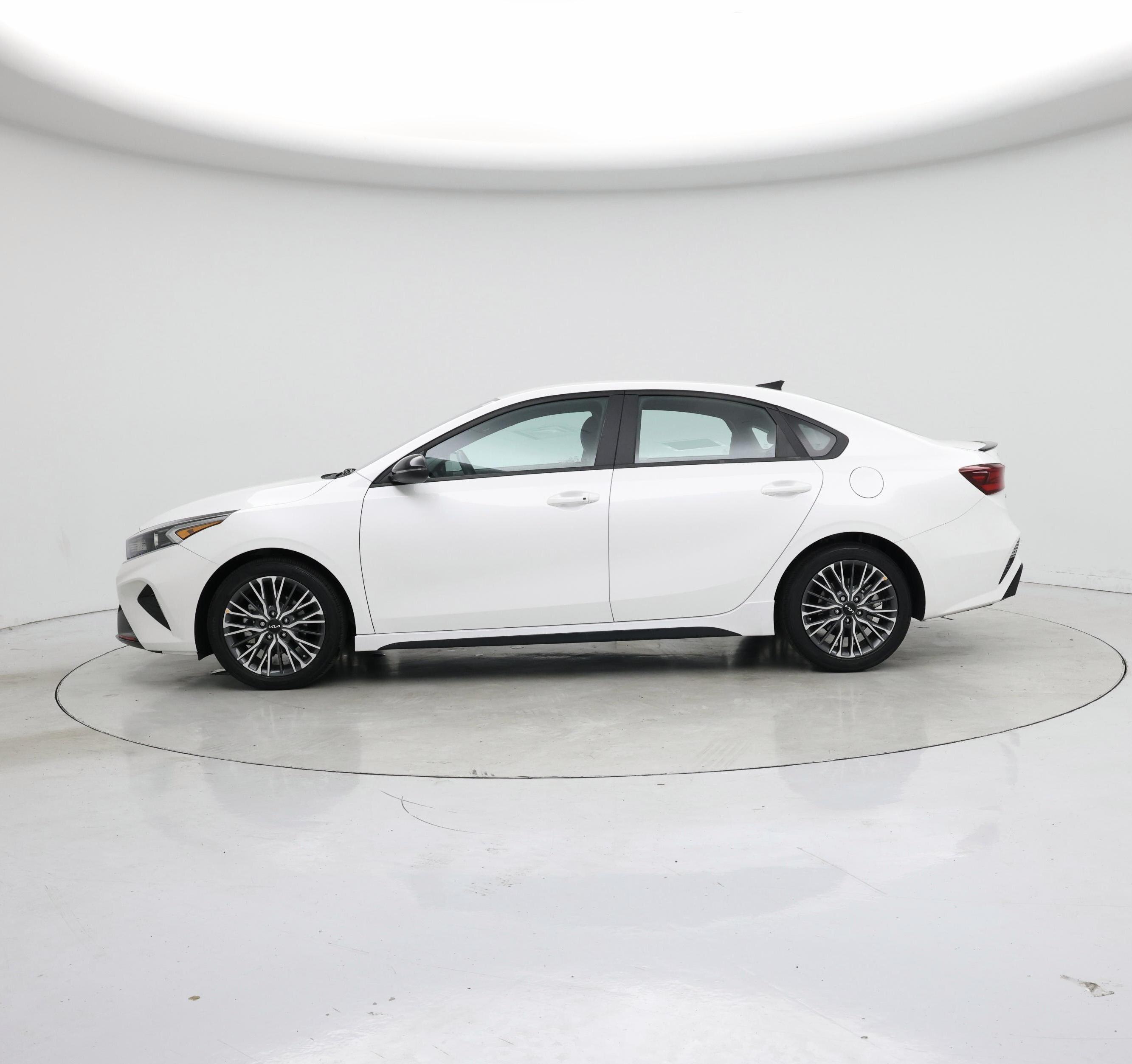 Thumbnail: 2023 Kia Forte - 3