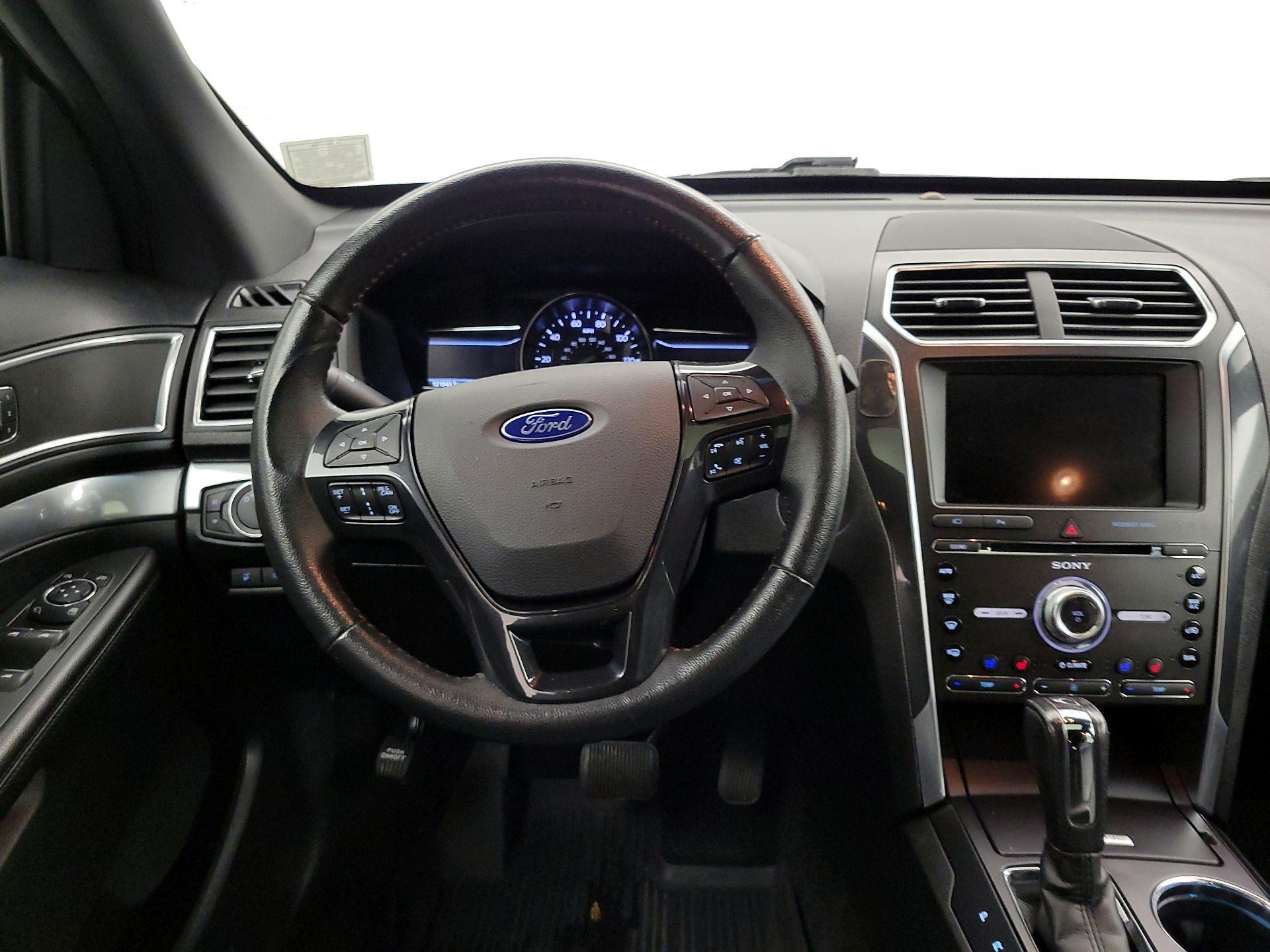 Thumbnail: 2017 Ford Explorer - 10