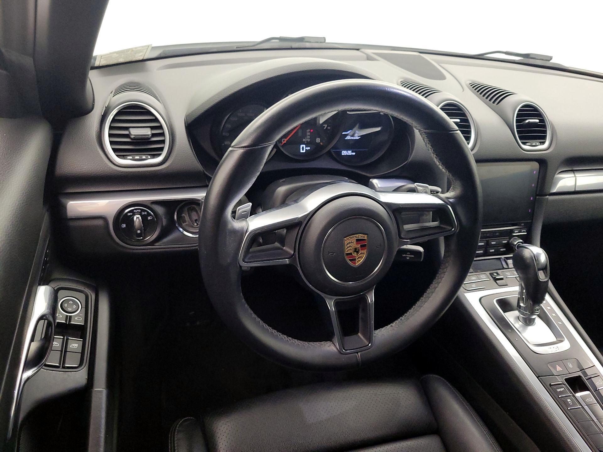 Thumbnail: 2017 Porsche 718 Boxster - 10