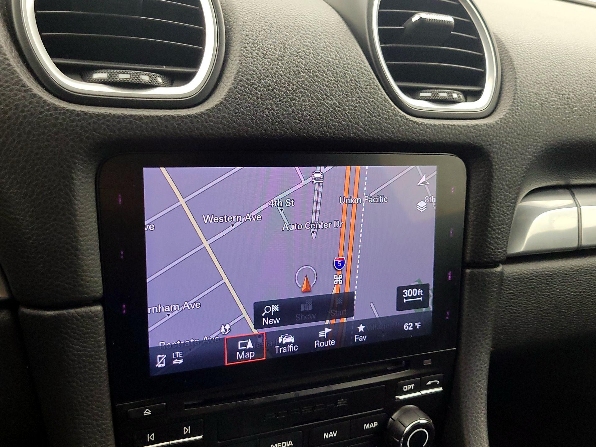 Thumbnail: 2017 Porsche 718 Boxster - 14