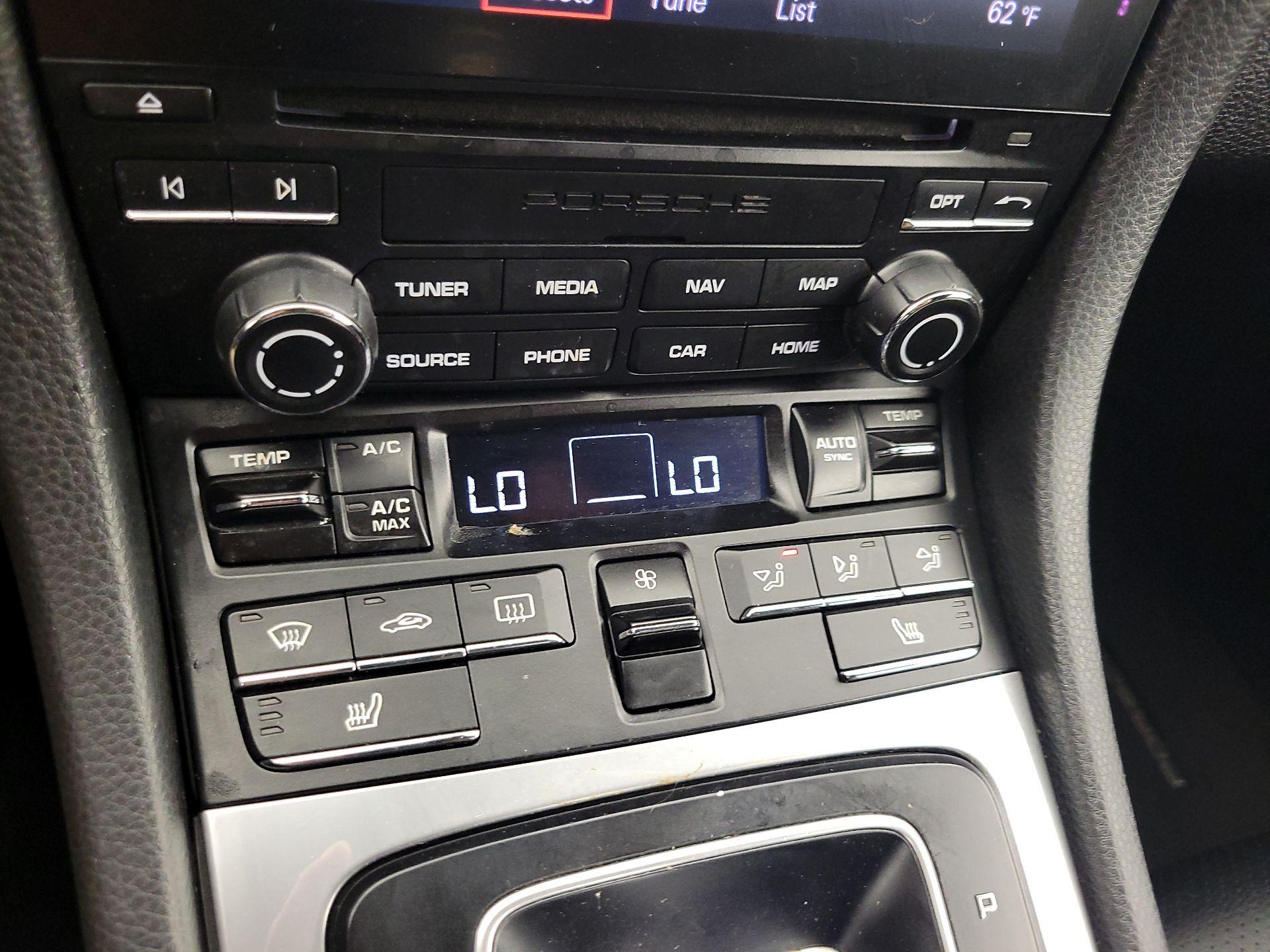 Thumbnail: 2017 Porsche 718 Boxster - 17