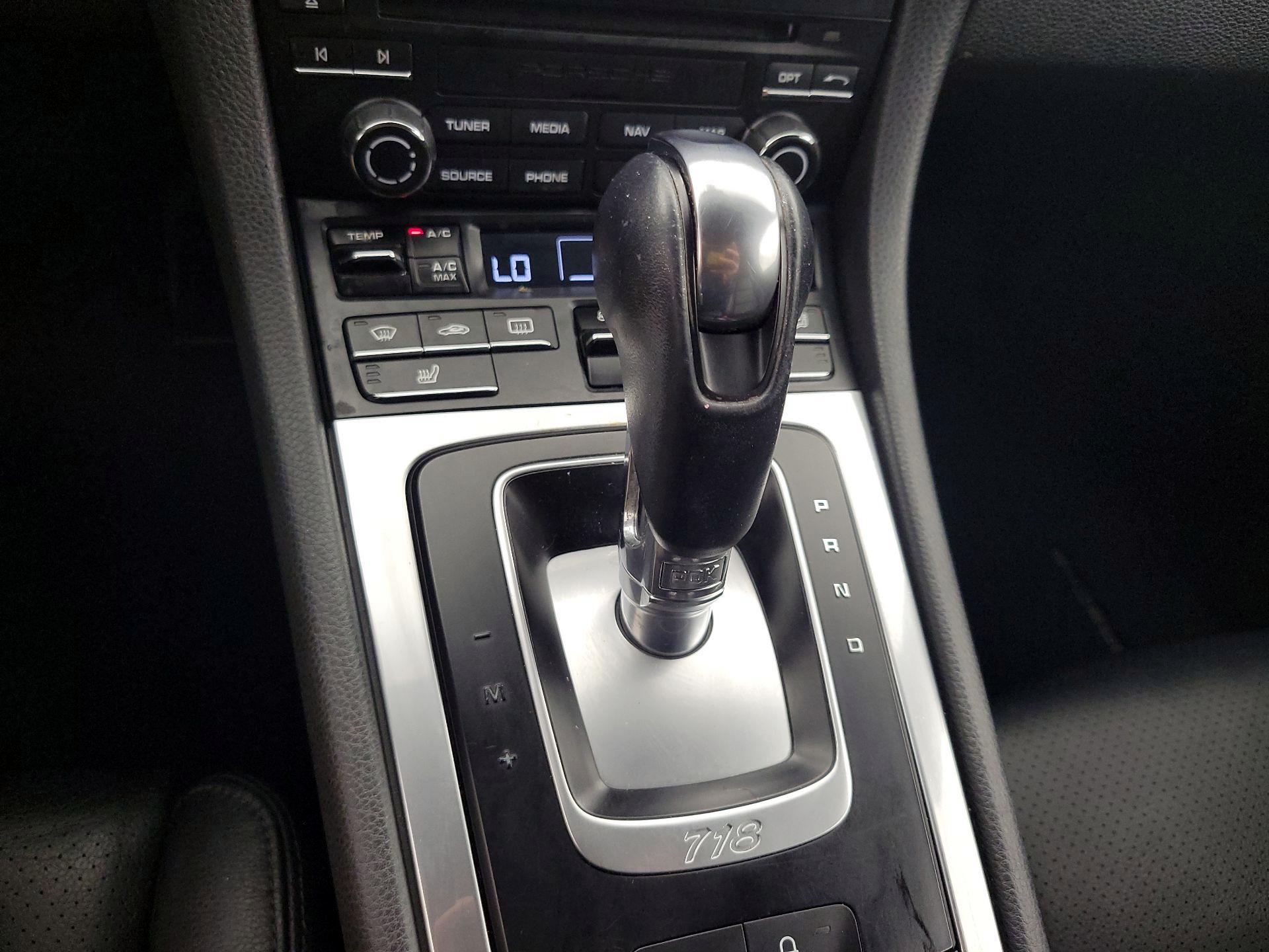 Thumbnail: 2017 Porsche 718 Boxster - 18