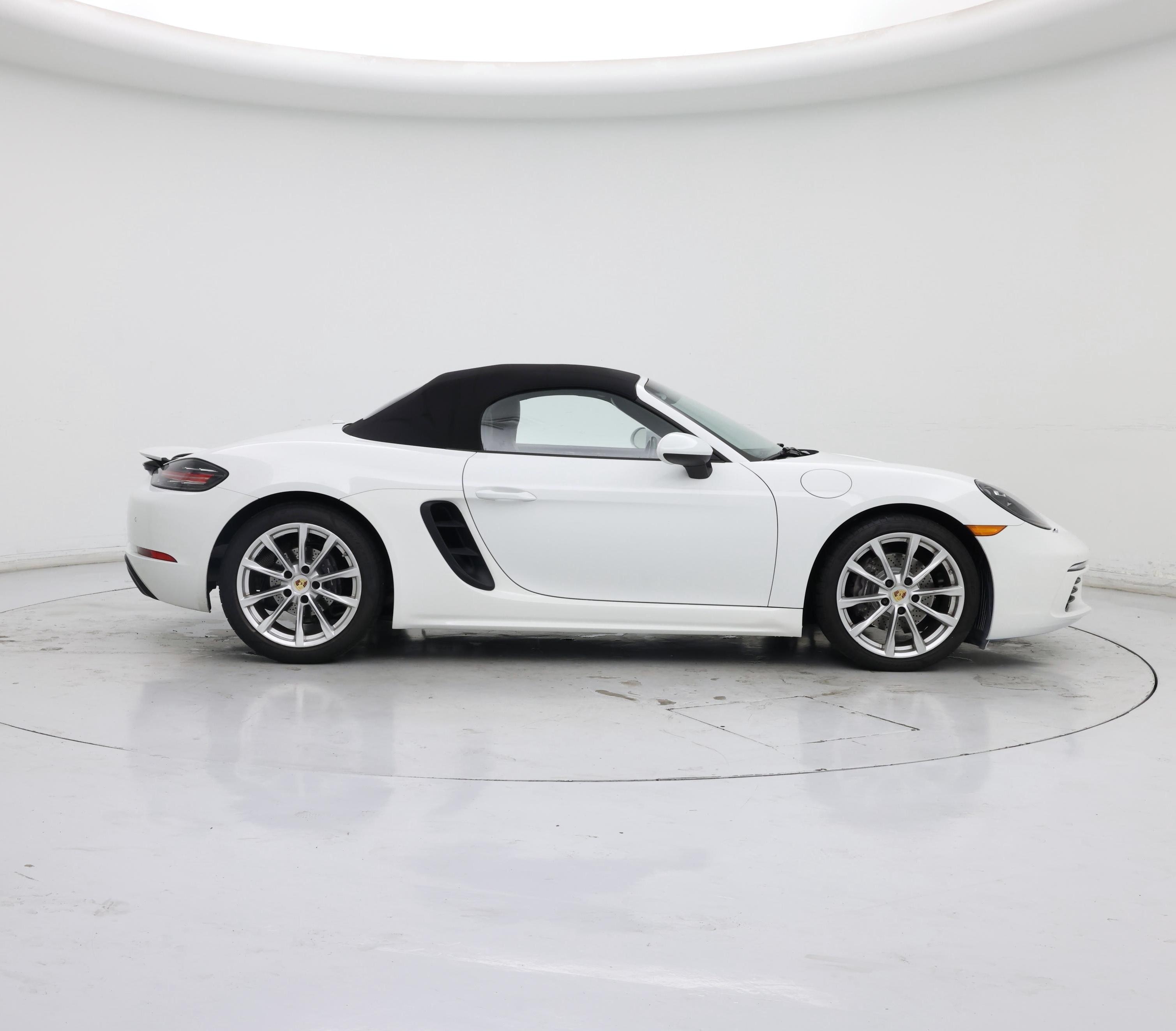 Thumbnail: 2017 Porsche 718 Boxster - 7