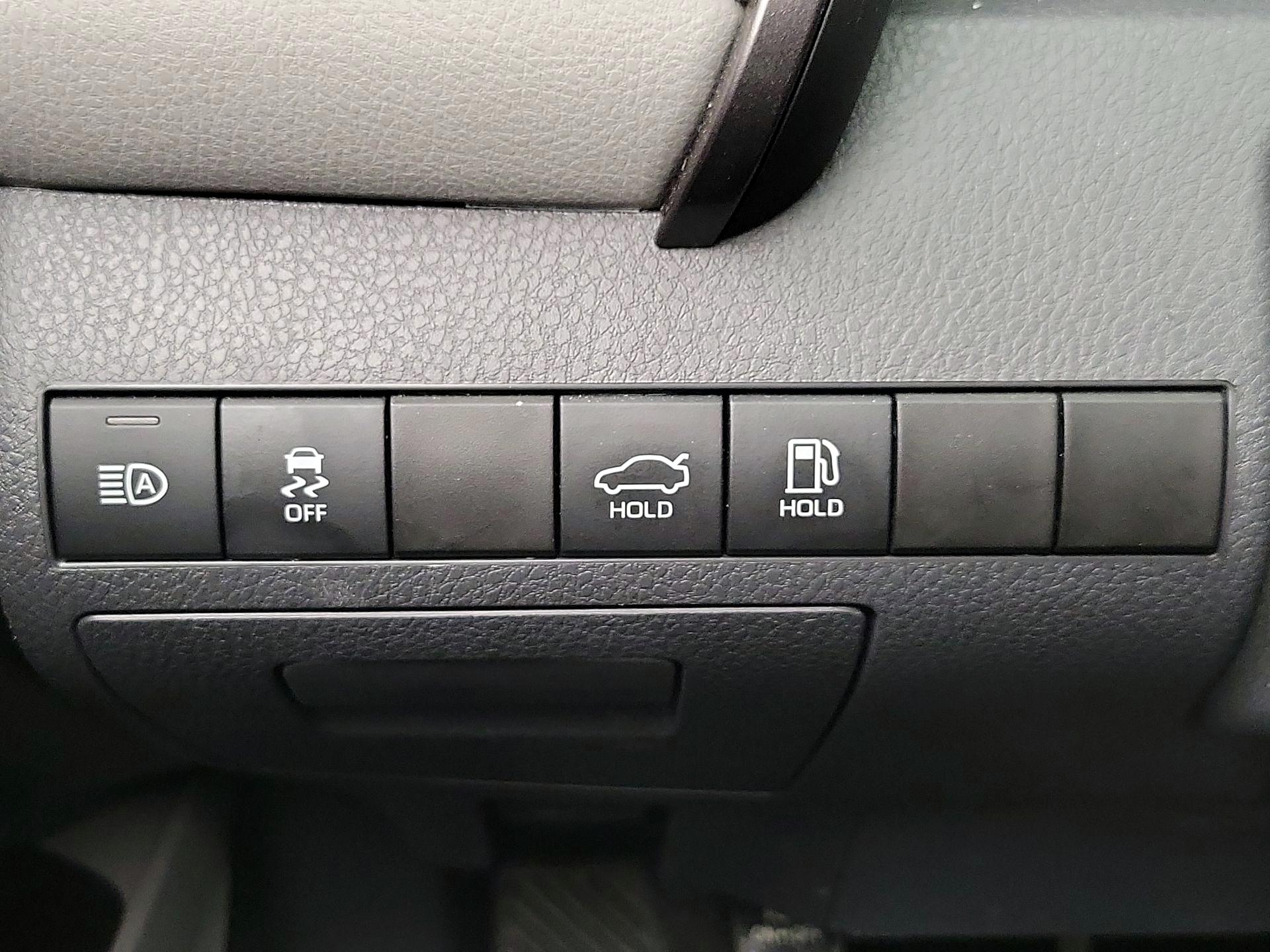 Thumbnail: 2022 Toyota Camry - 13