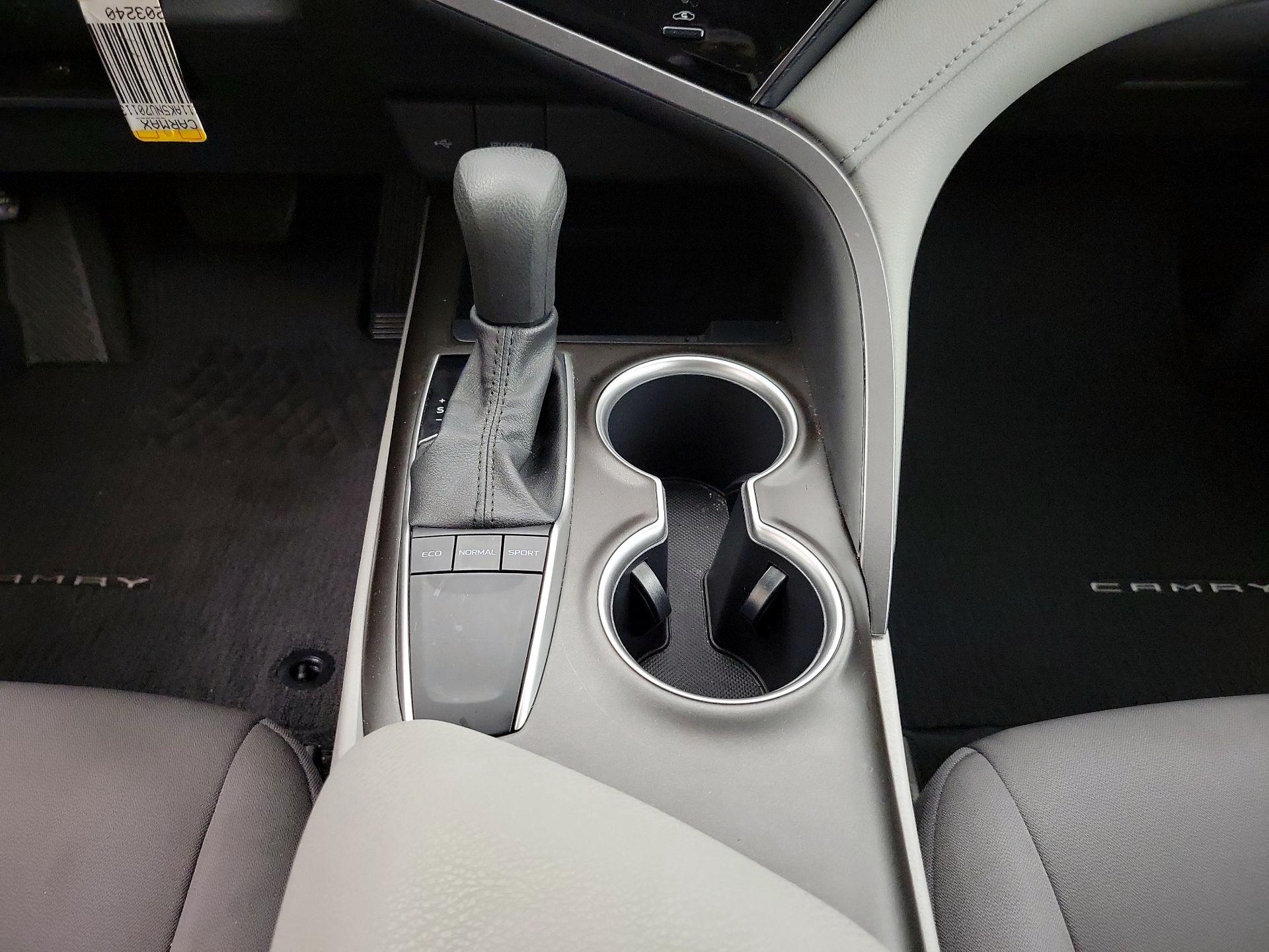 Thumbnail: 2022 Toyota Camry - 17