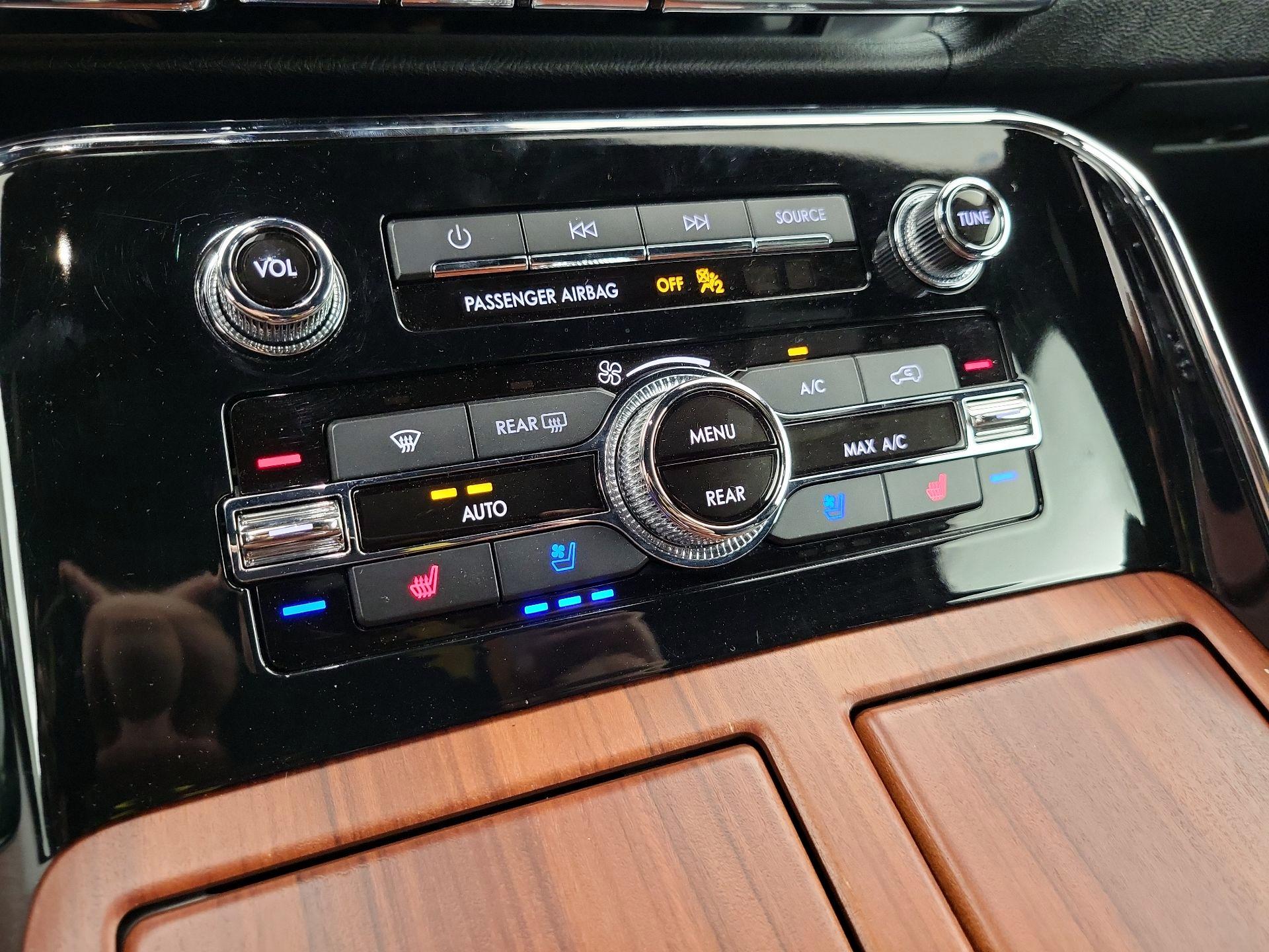 Thumbnail: 2020 Lincoln Navigator - 17